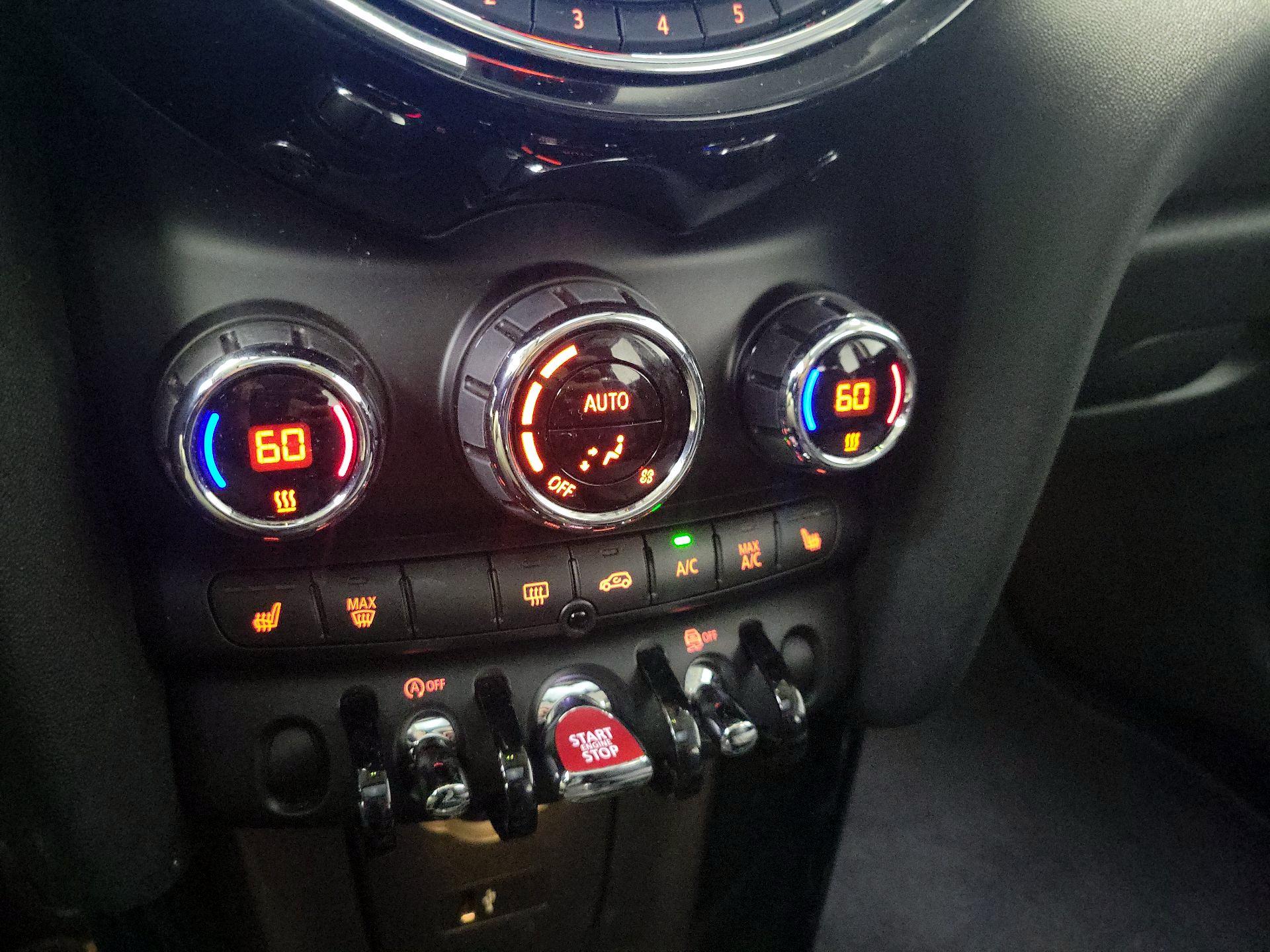 Thumbnail: 2019 MINI Cooper Hardtop - 16