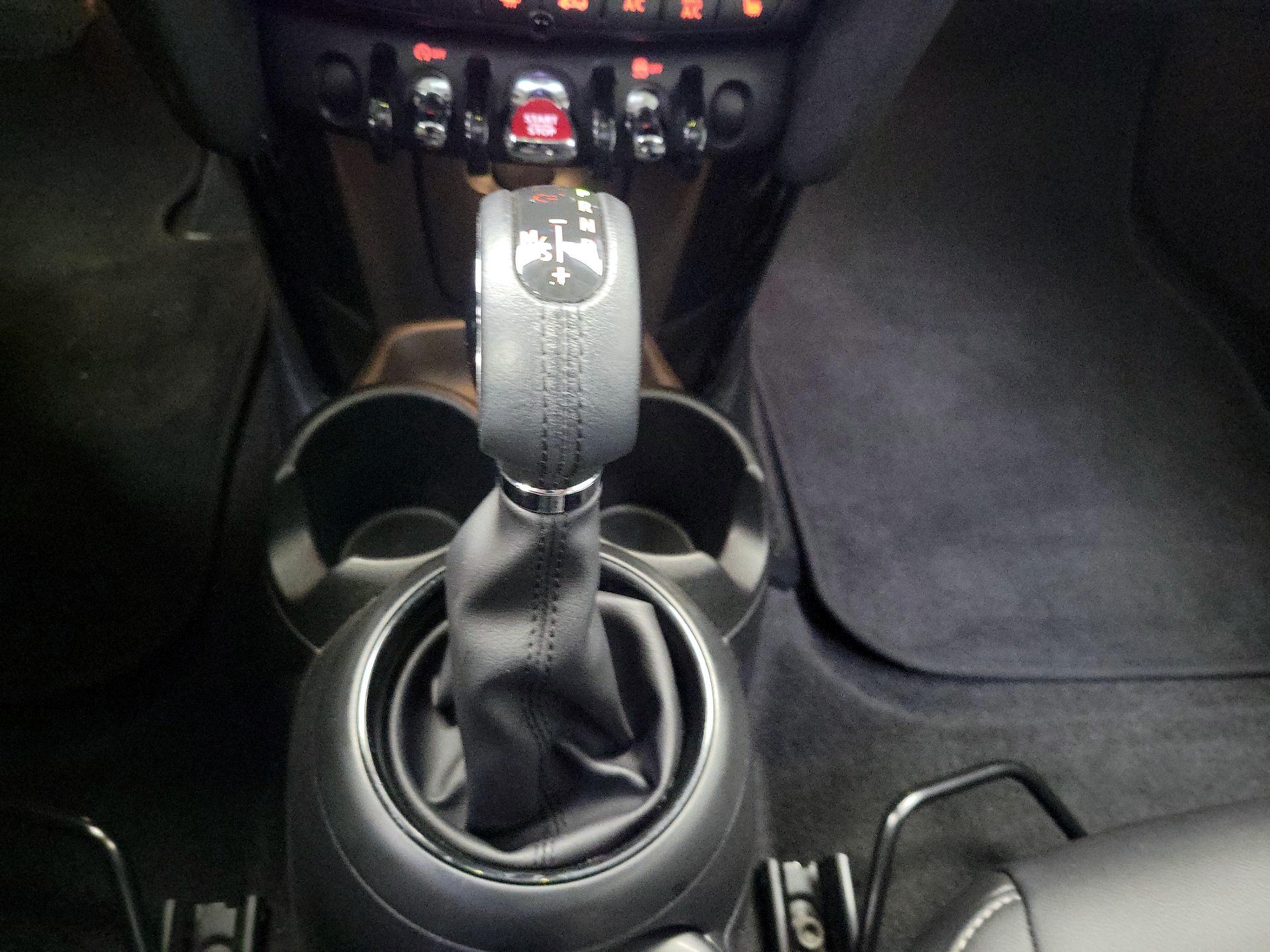 Thumbnail: 2019 MINI Cooper Hardtop - 17