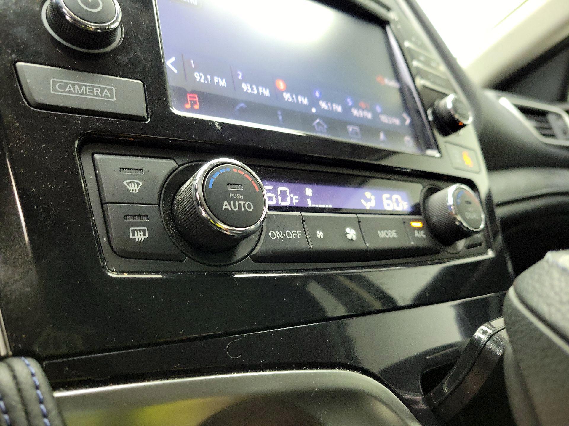 Thumbnail: 2017 Nissan Maxima - 17