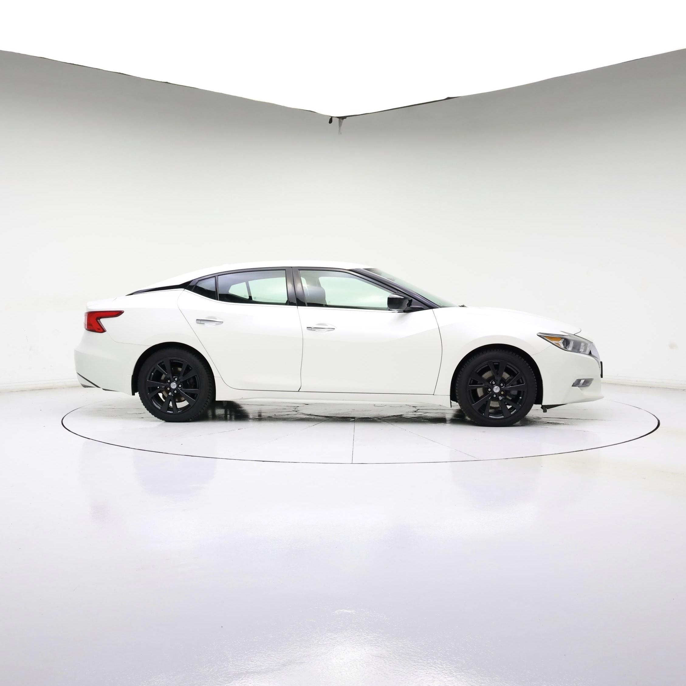Thumbnail: 2017 Nissan Maxima - 7