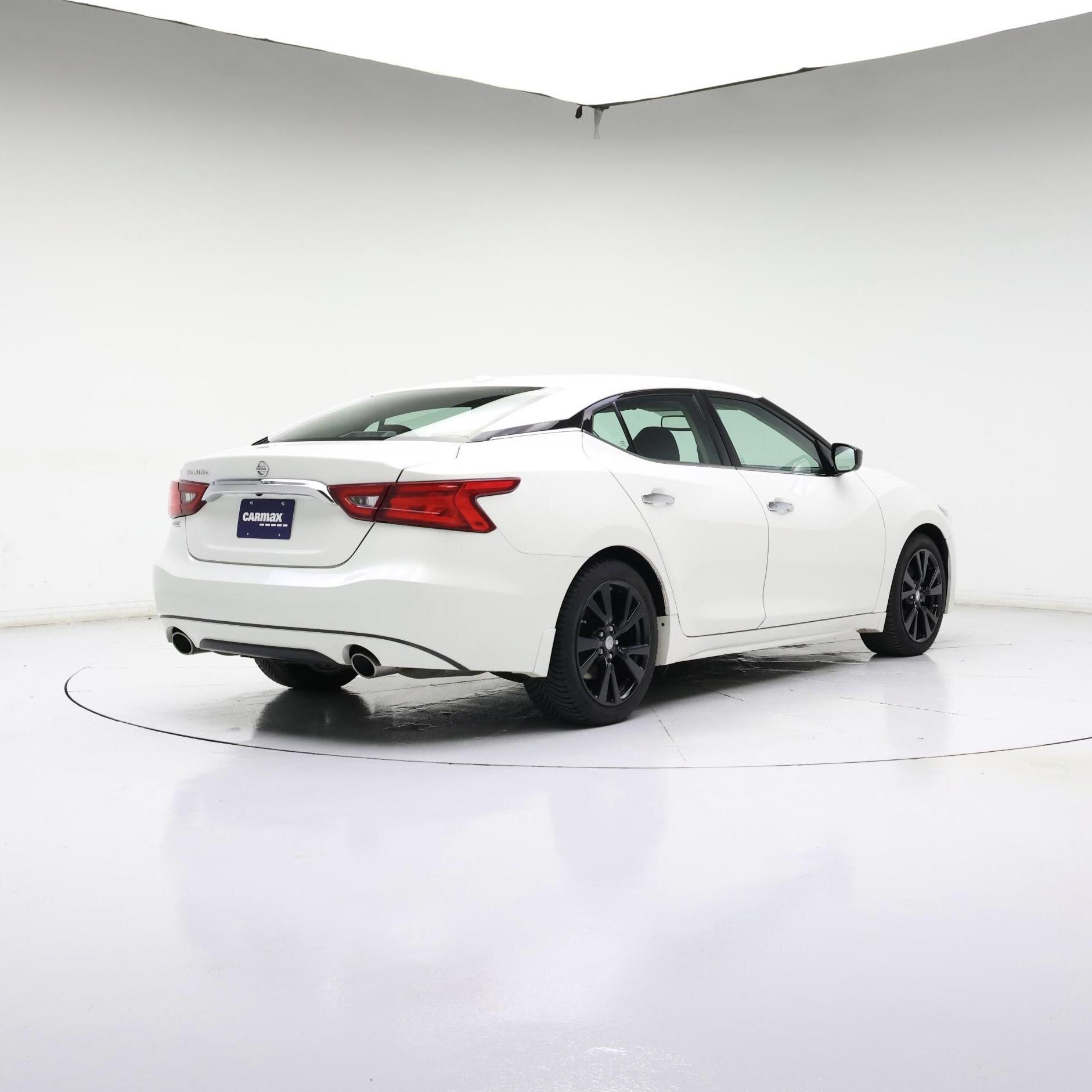 Thumbnail: 2017 Nissan Maxima - 8