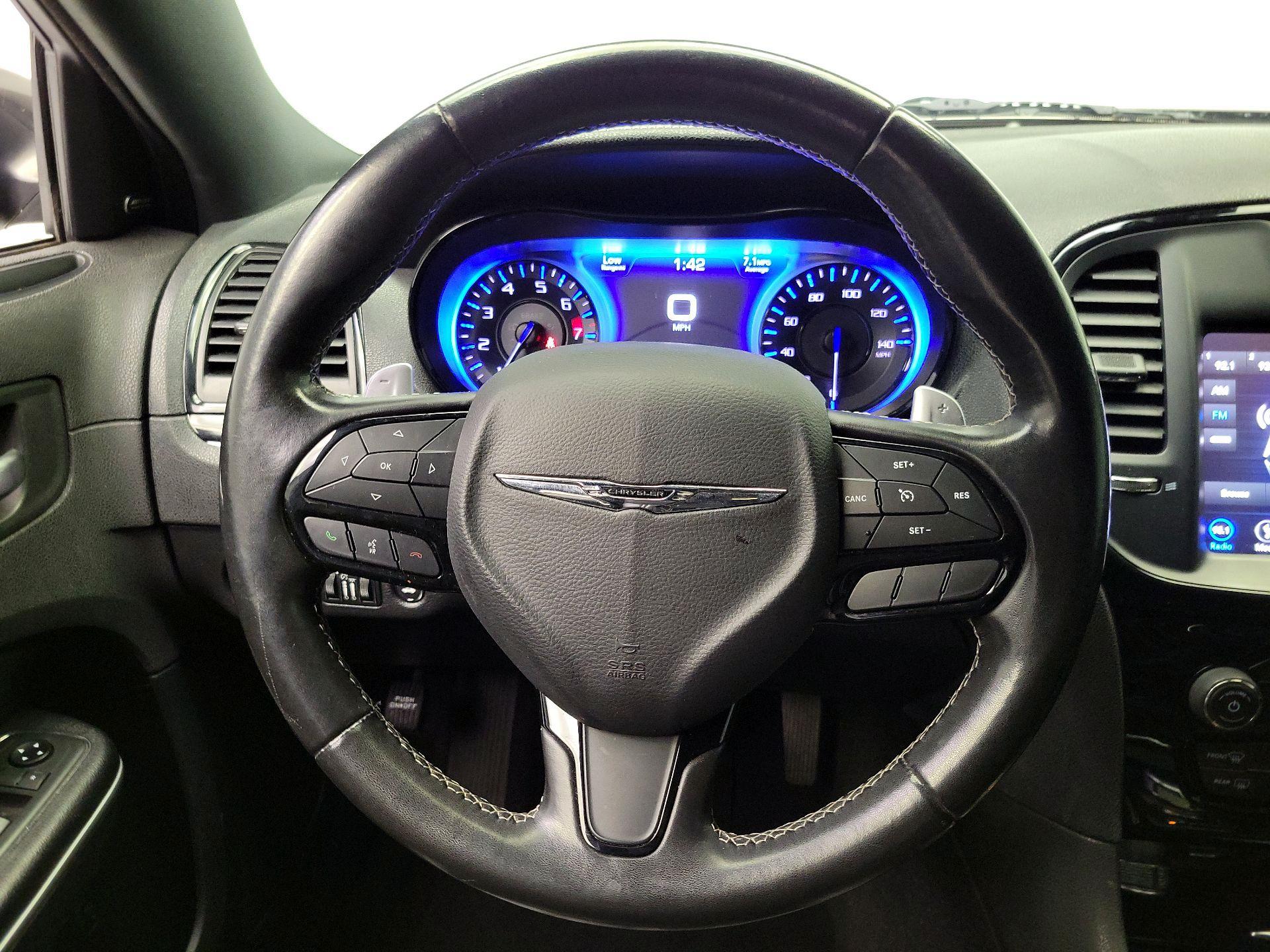 Thumbnail: 2019 Chrysler 300 - 10