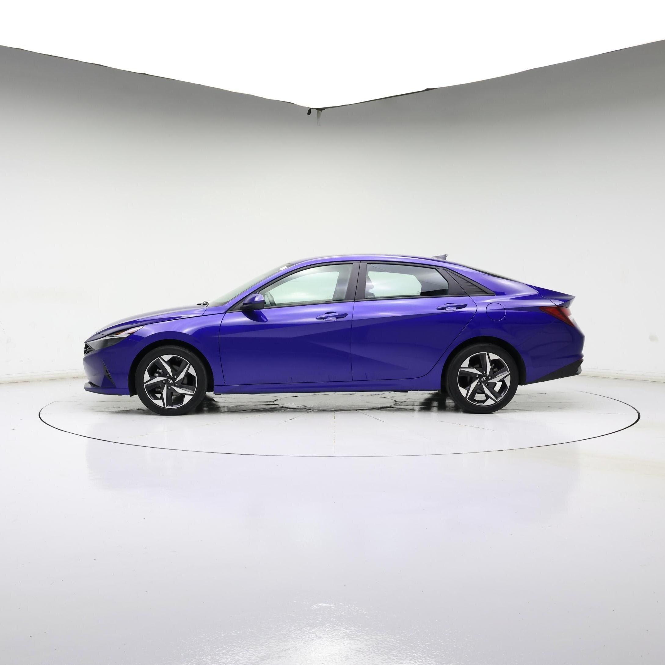 Thumbnail: 2023 Hyundai Elantra - 3