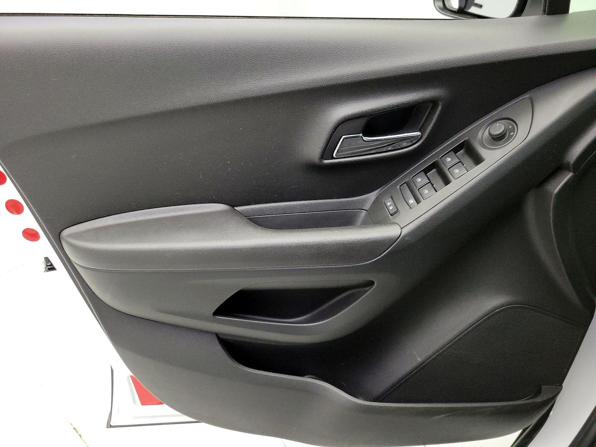 Thumbnail: 2020 Chevrolet Trax - 12