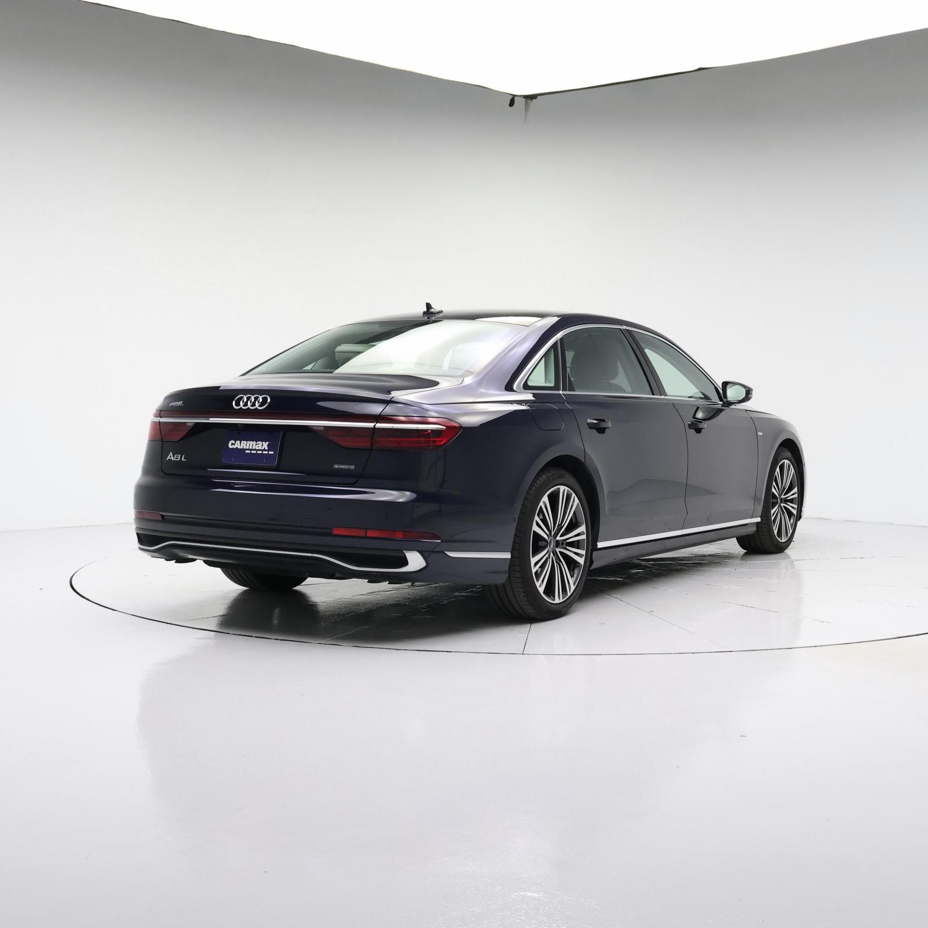 Thumbnail: 2022 Audi A8 - 8