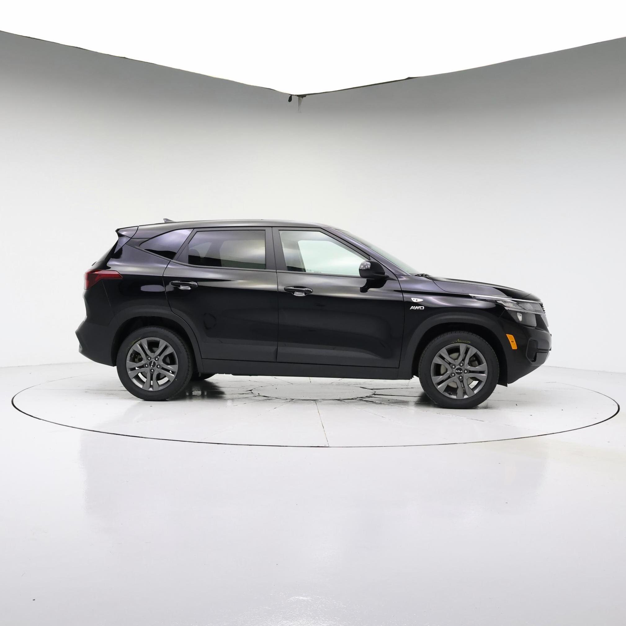 Thumbnail: 2023 Kia Seltos - 7