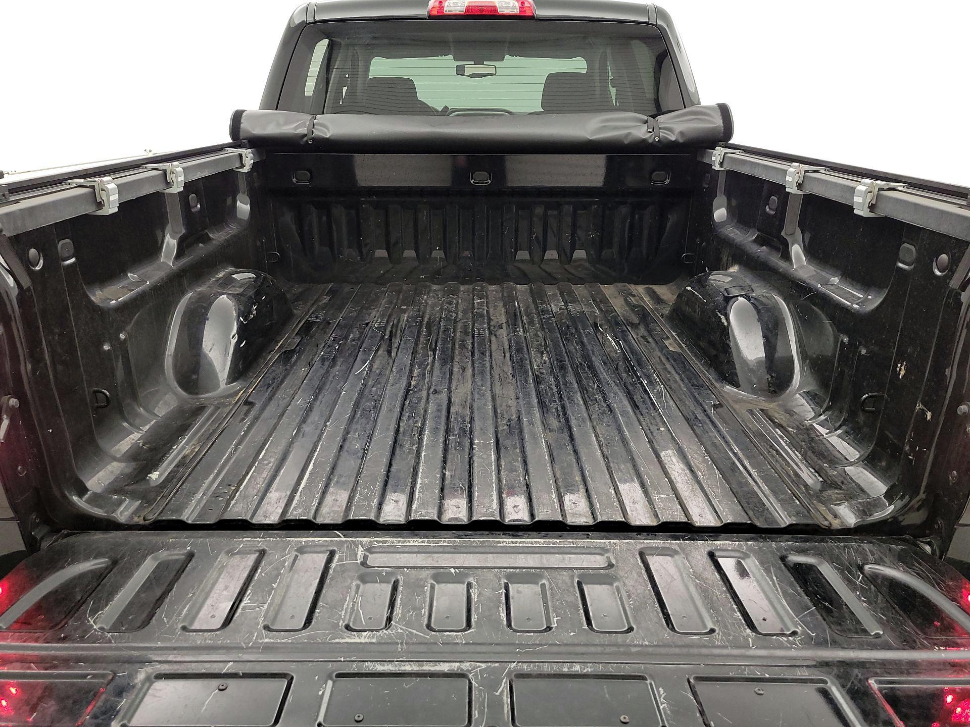 Thumbnail: 2017 Chevrolet Silverado 1500 - 20