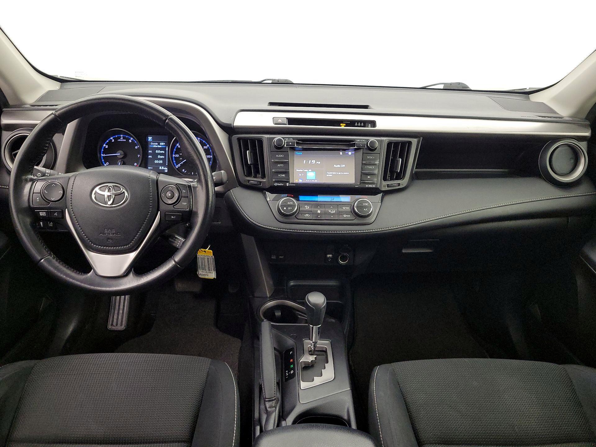 Thumbnail: 2017 Toyota RAV4 - 9