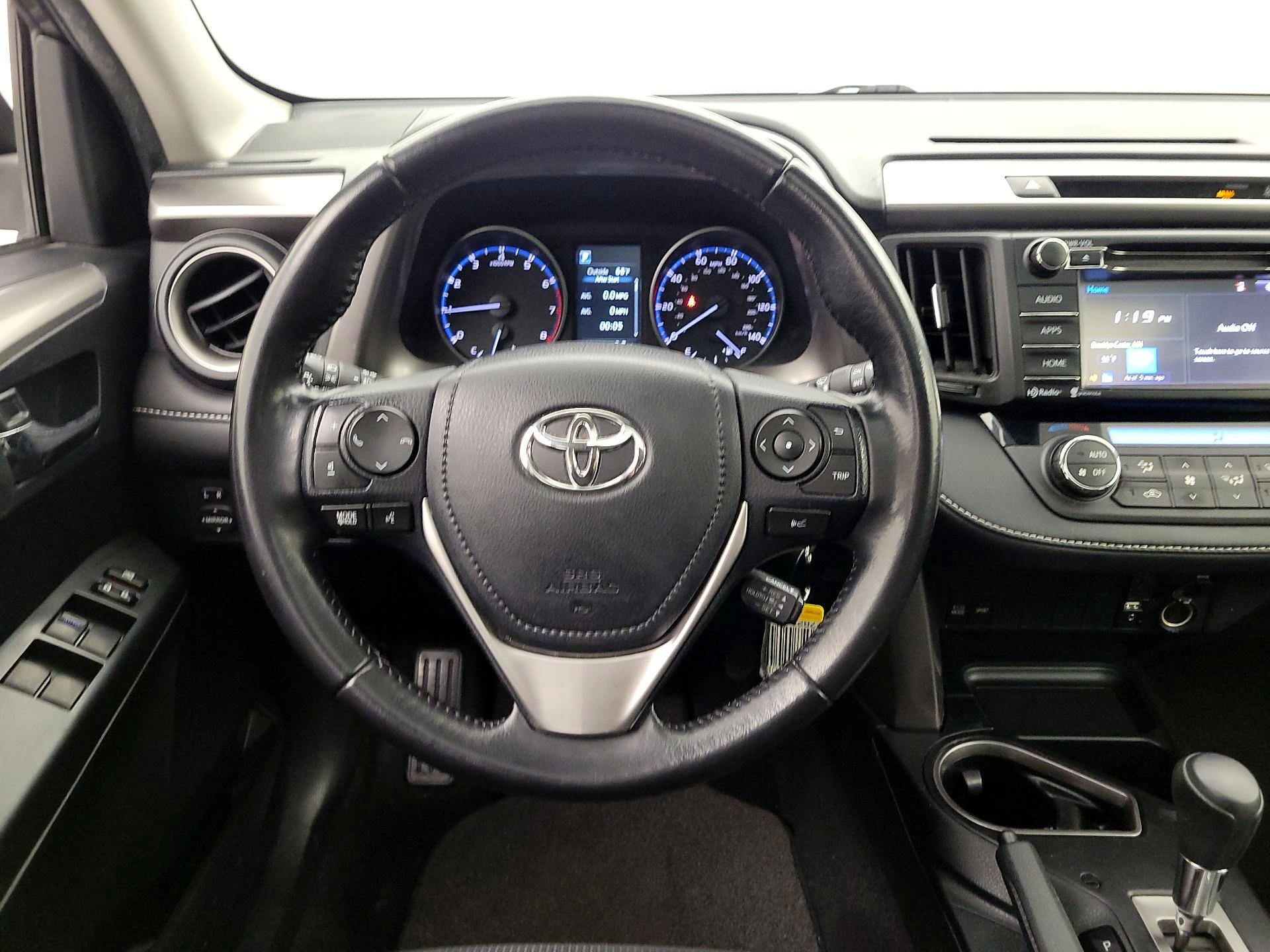 Thumbnail: 2017 Toyota RAV4 - 10