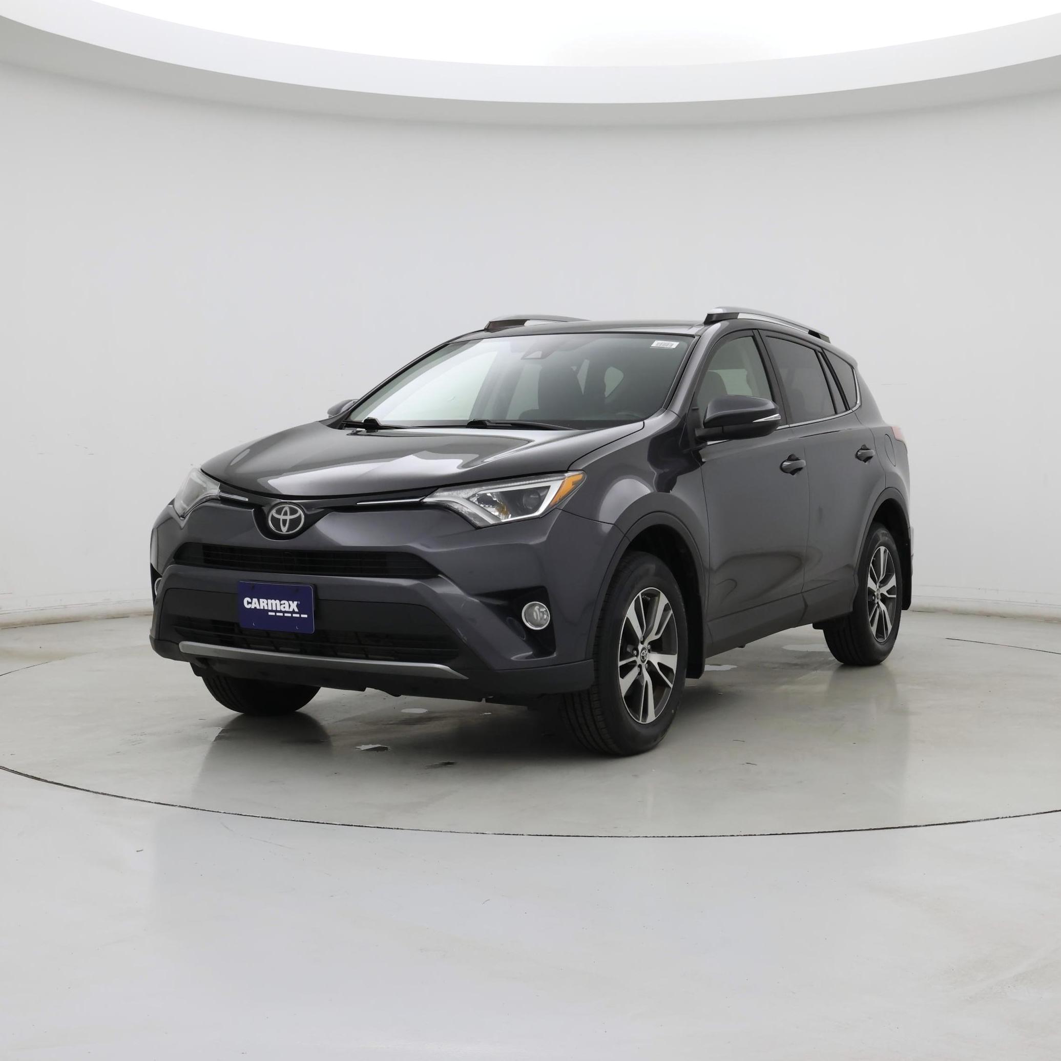 Thumbnail: 2017 Toyota RAV4 - 4