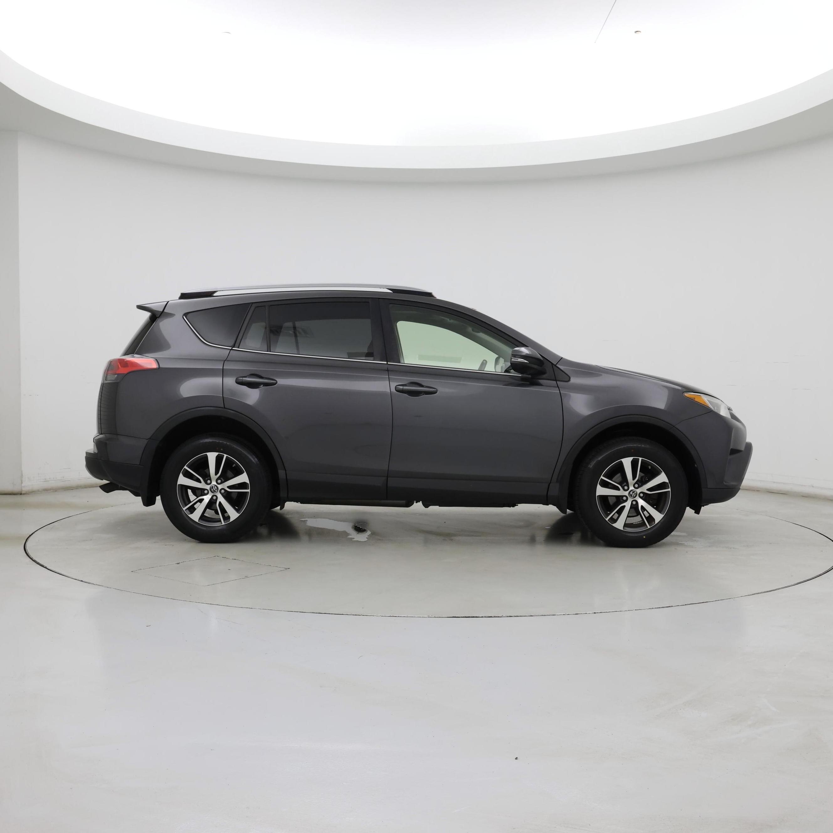 Thumbnail: 2017 Toyota RAV4 - 7