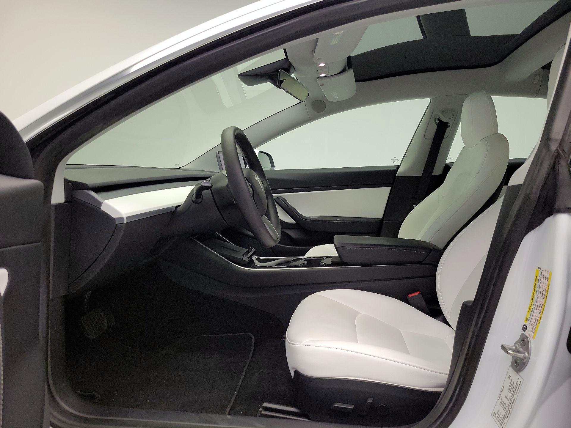 Thumbnail: 2020 Tesla Model 3 - 11