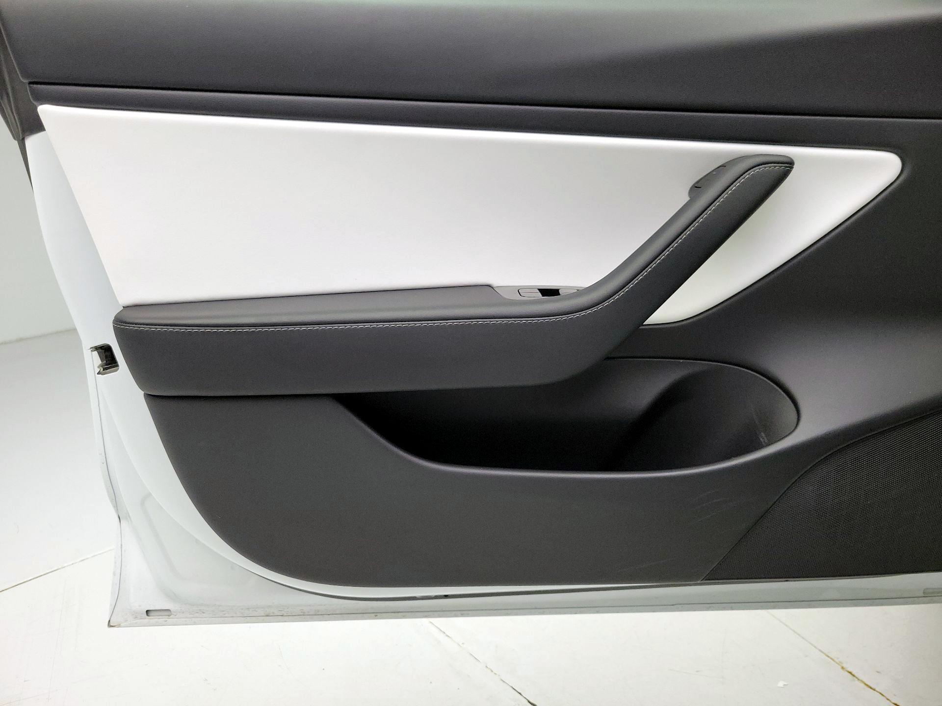 Thumbnail: 2020 Tesla Model 3 - 12