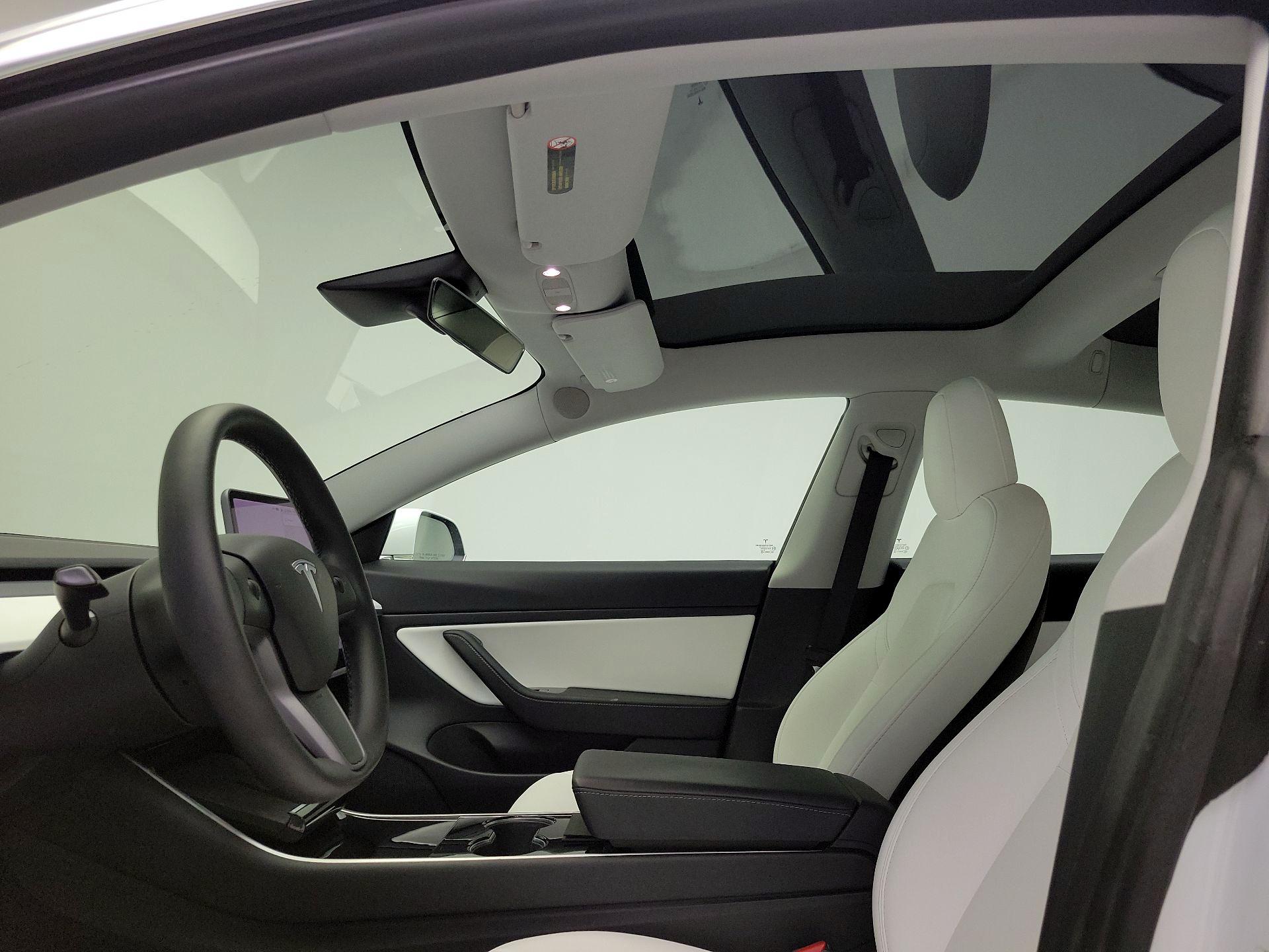 Thumbnail: 2020 Tesla Model 3 - 18