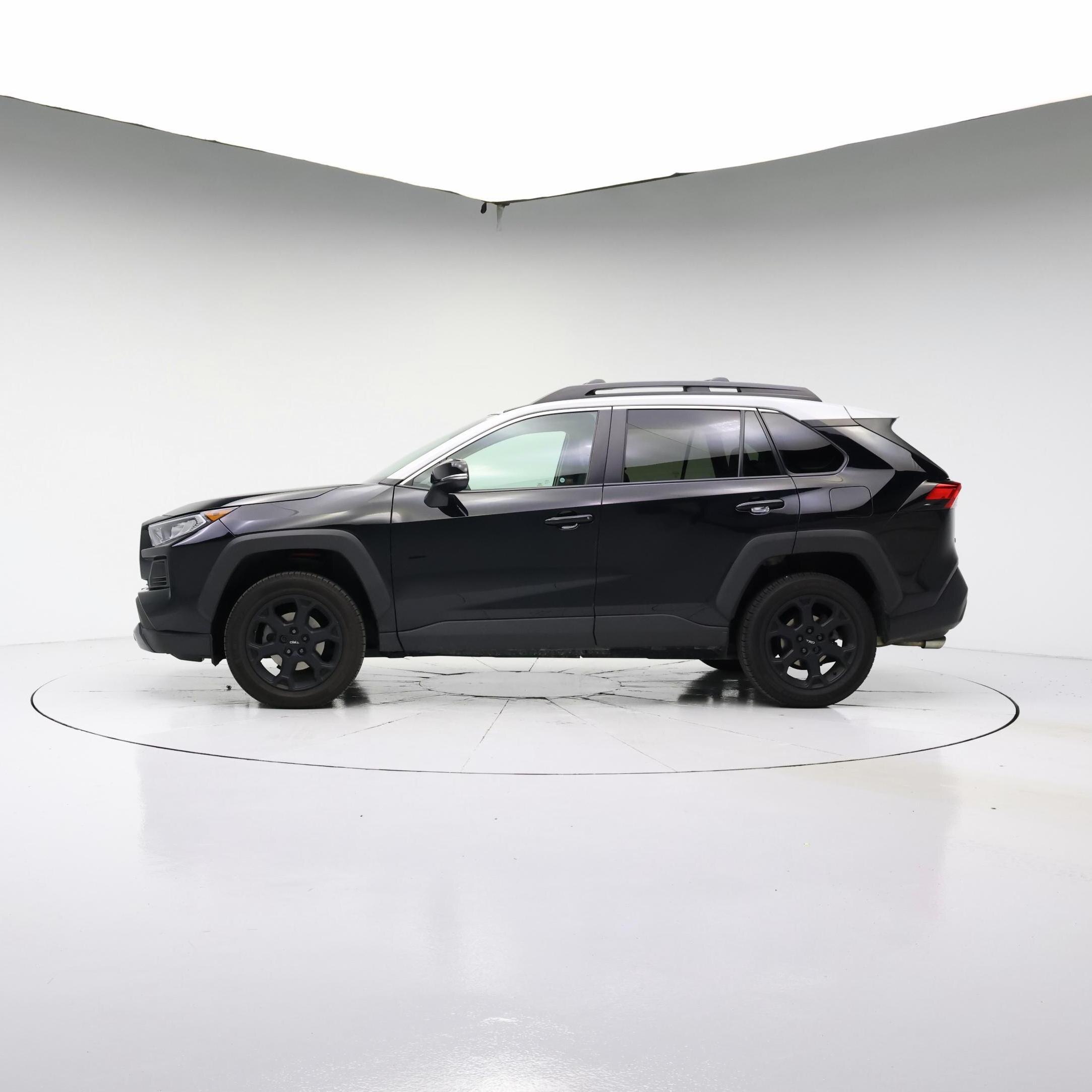 Thumbnail: 2020 Toyota RAV4 - 3