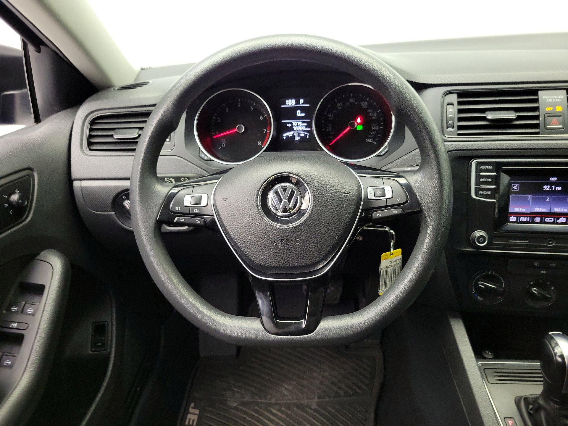 Thumbnail: 2016 Volkswagen Jetta - 10