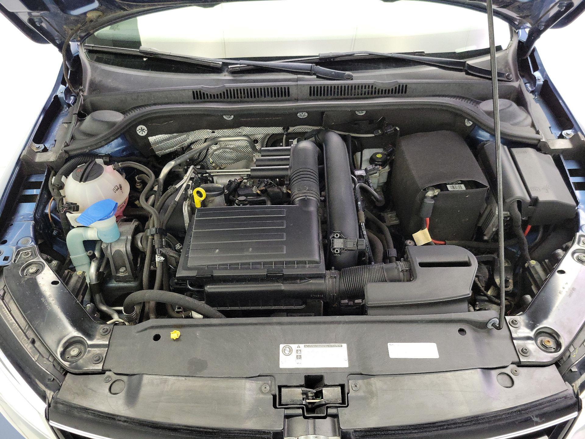 Thumbnail: 2016 Volkswagen Jetta - 19