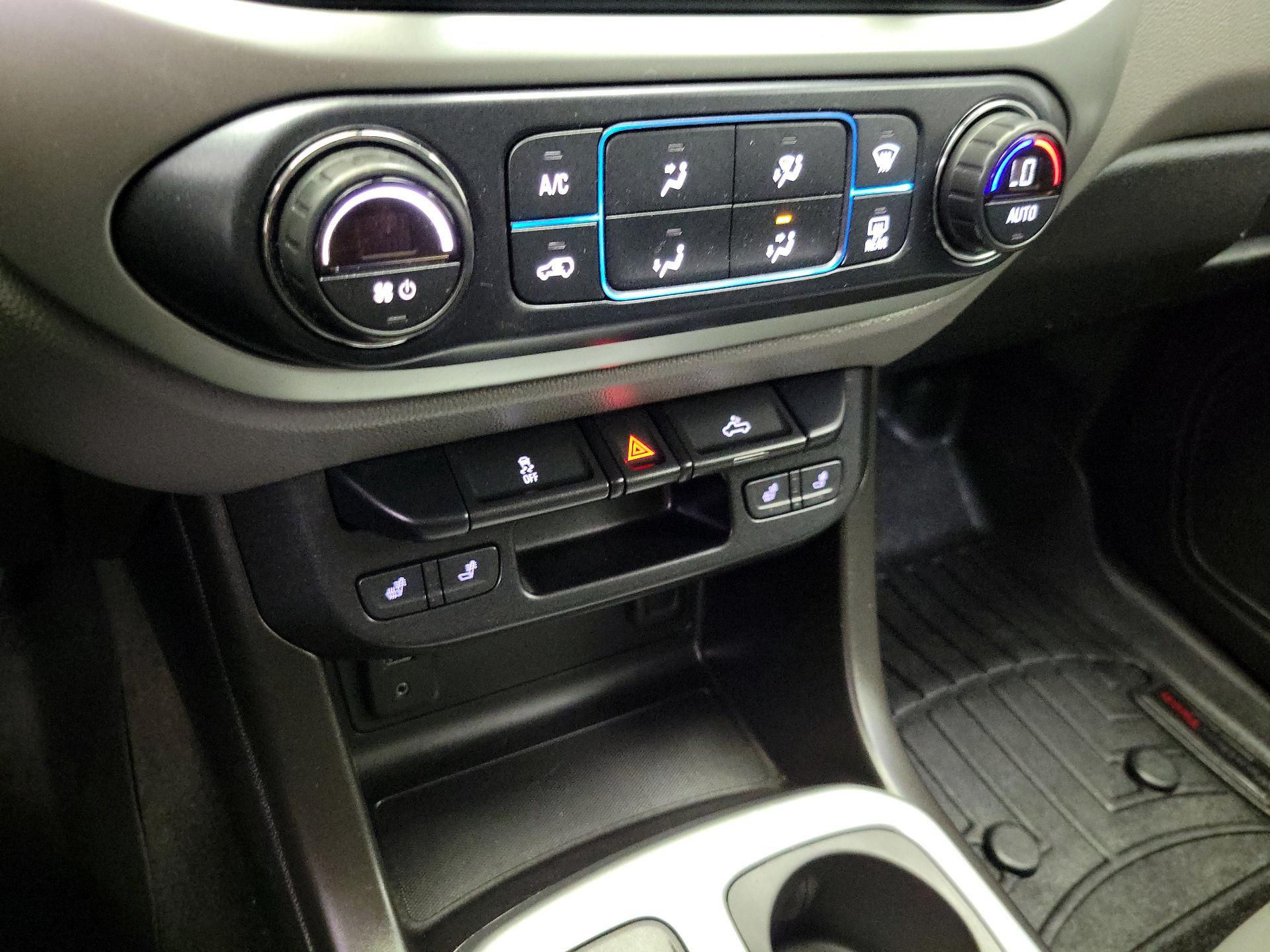 Thumbnail: 2016 Chevrolet Colorado - 16