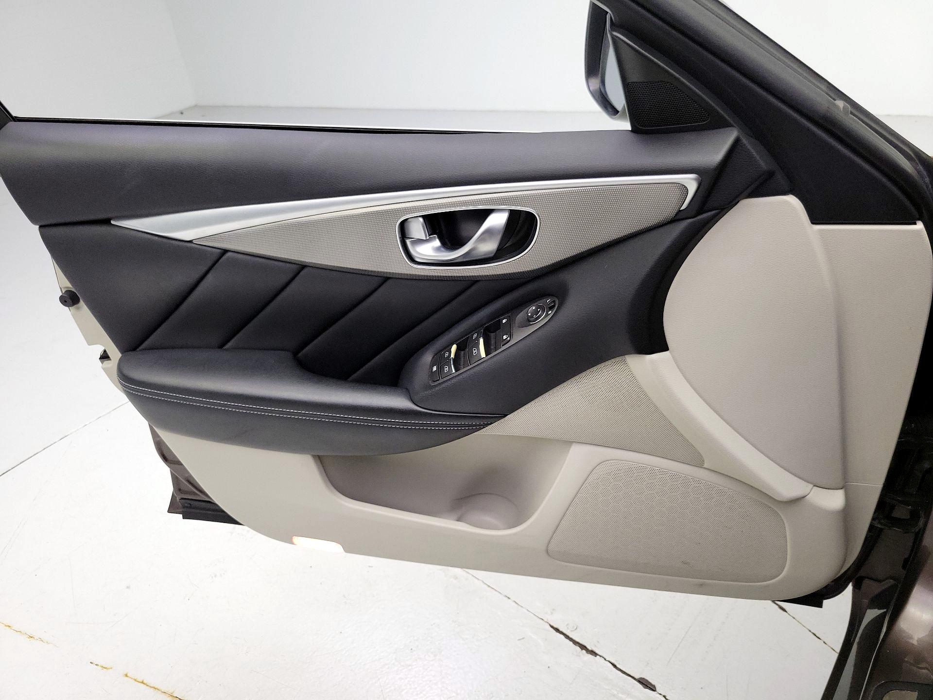 Thumbnail: 2014 INFINITI Q50 - 12