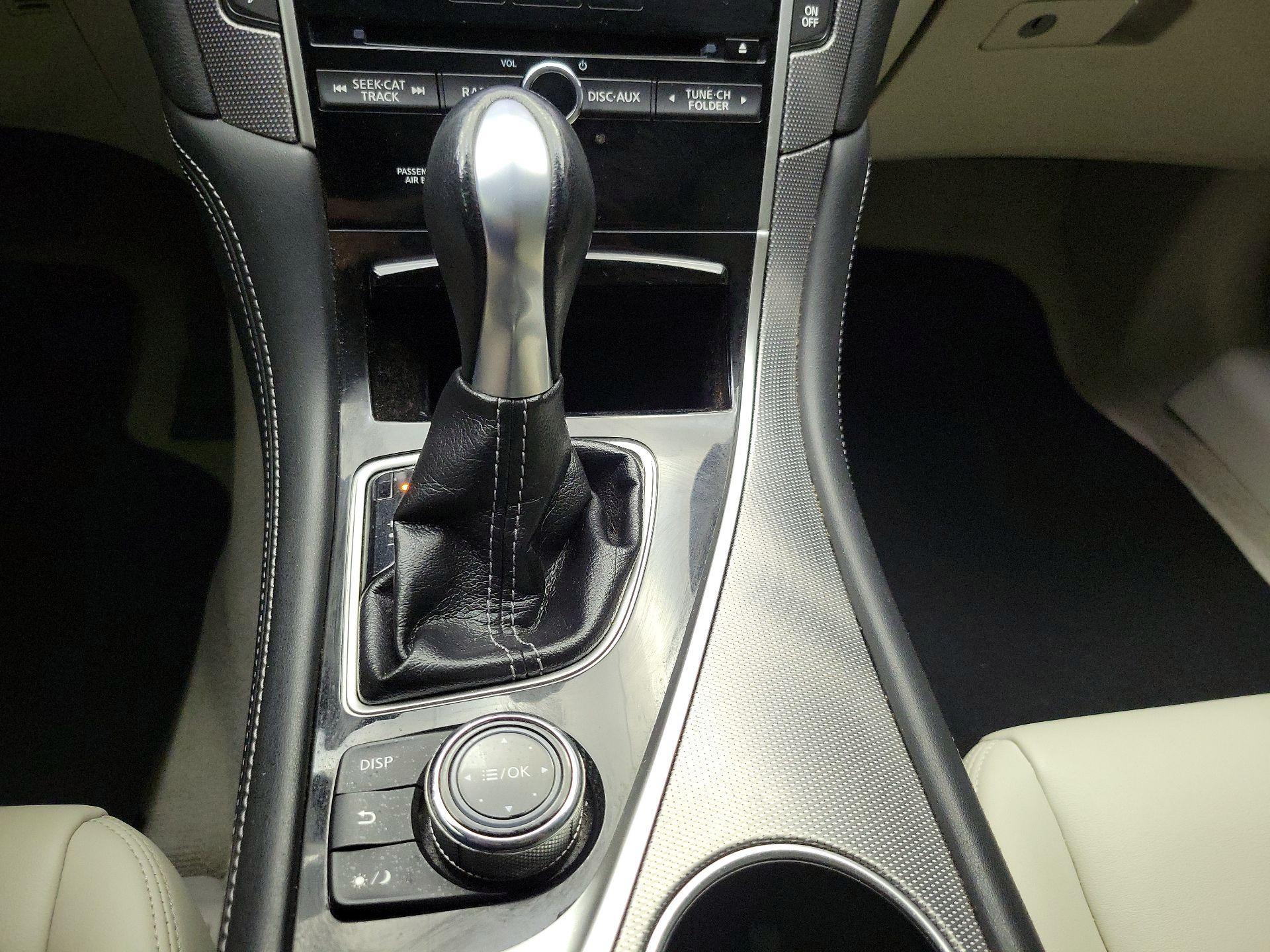 Thumbnail: 2014 INFINITI Q50 - 17