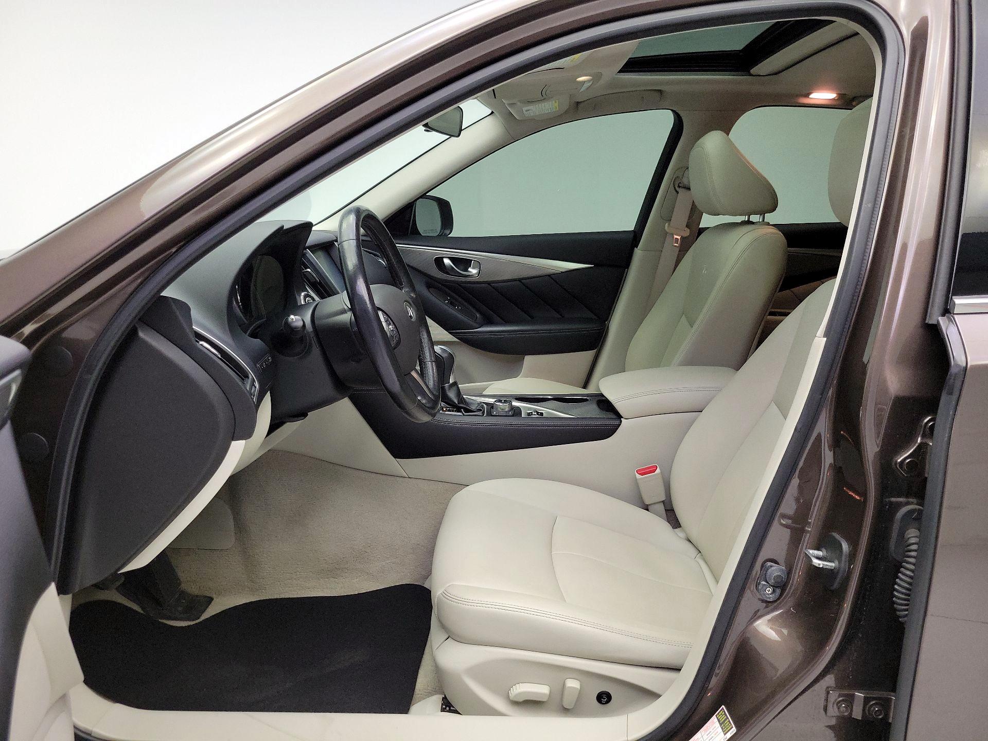 Thumbnail: 2014 INFINITI Q50 - 19