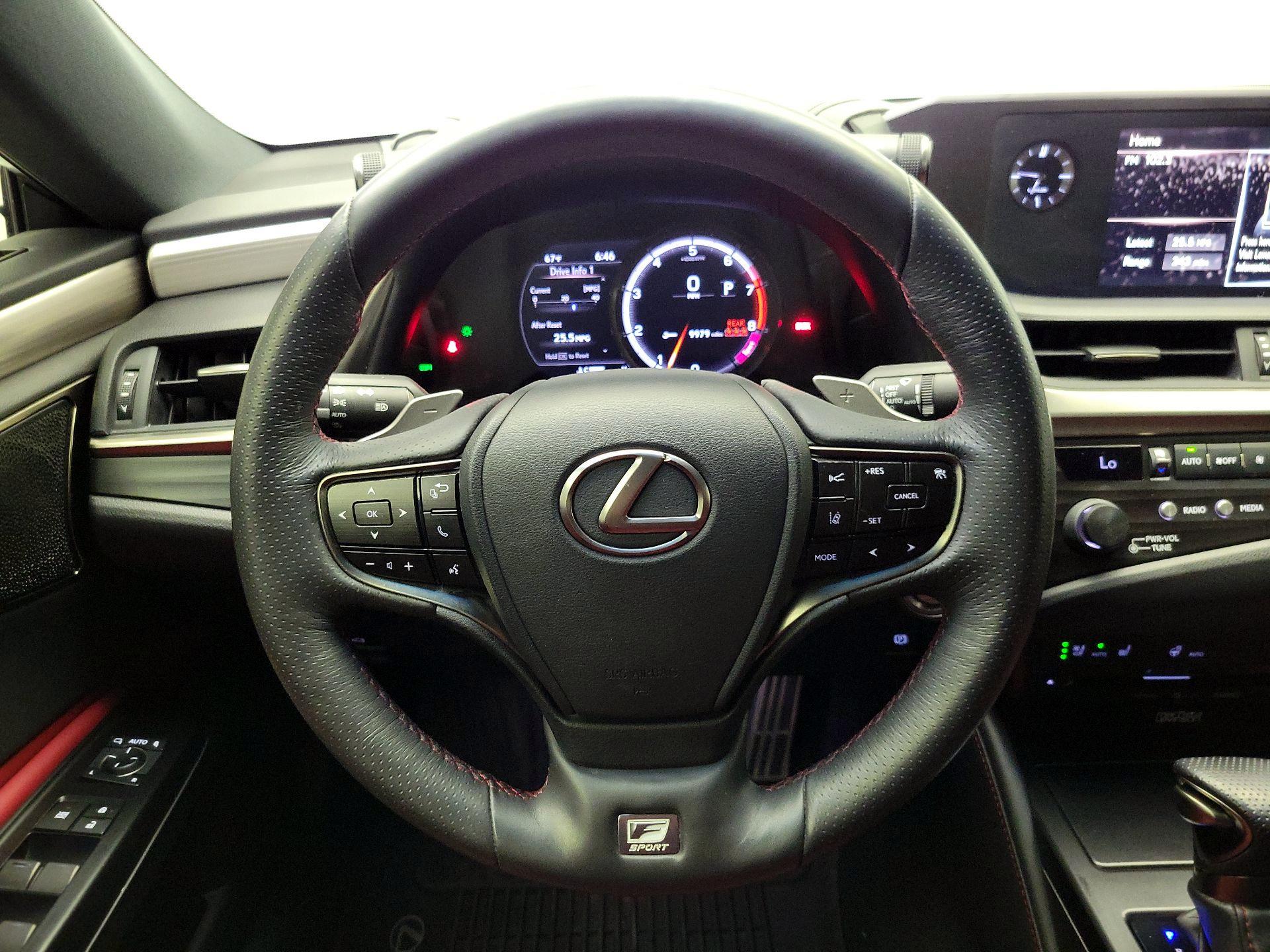 Thumbnail: 2020 Lexus ES - 10