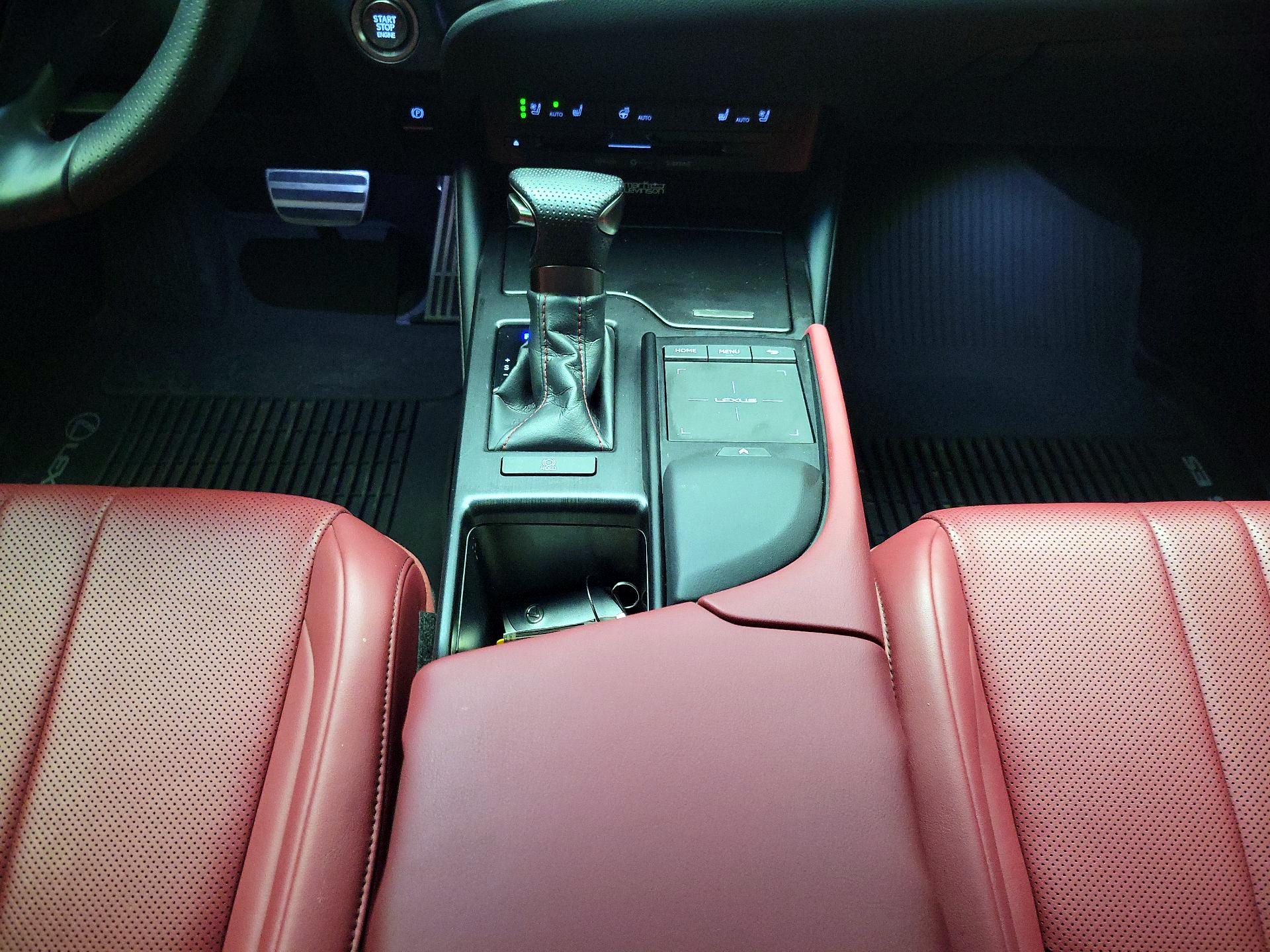 Thumbnail: 2020 Lexus ES - 17