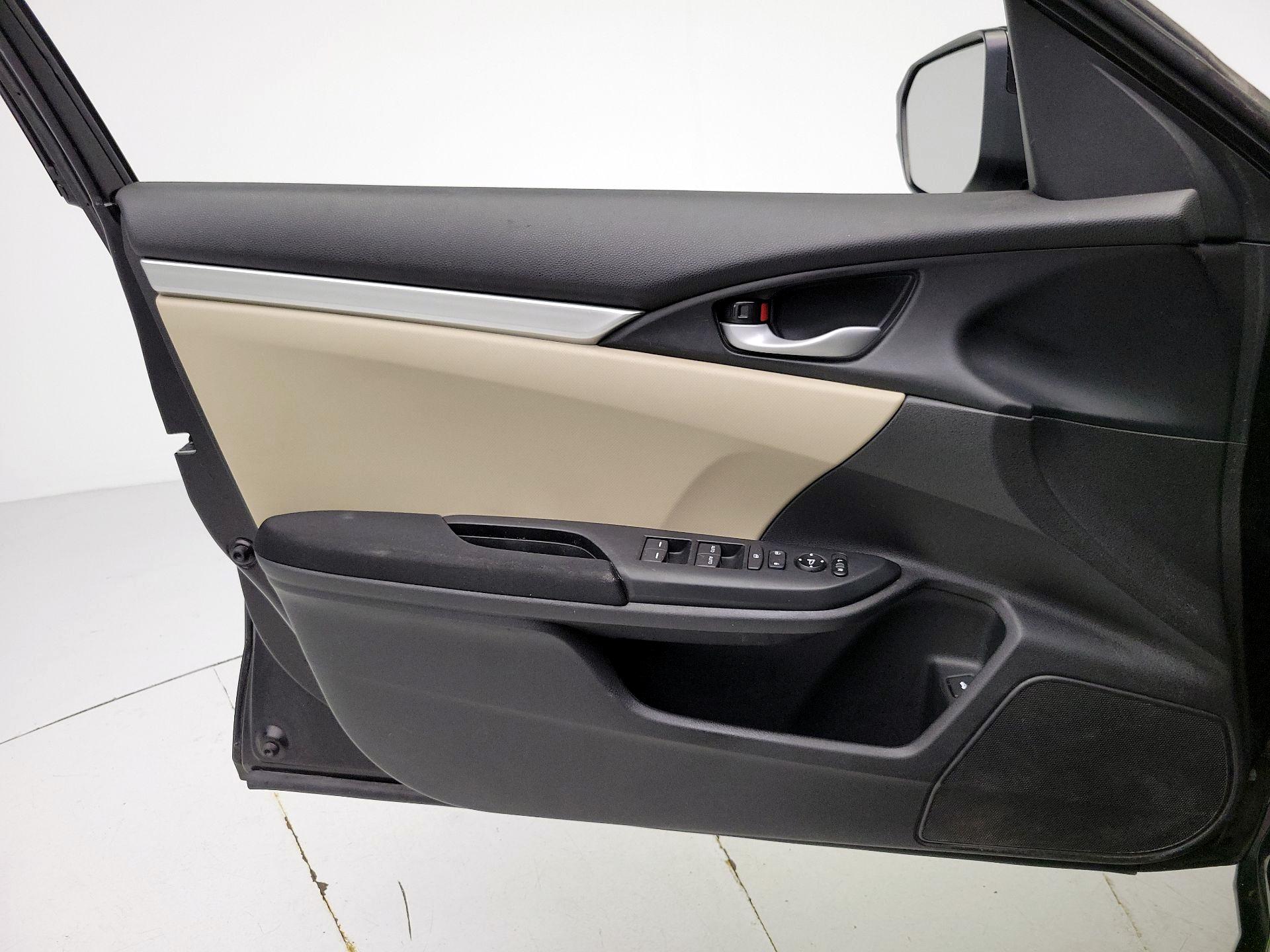 Thumbnail: 2017 Honda Civic - 12