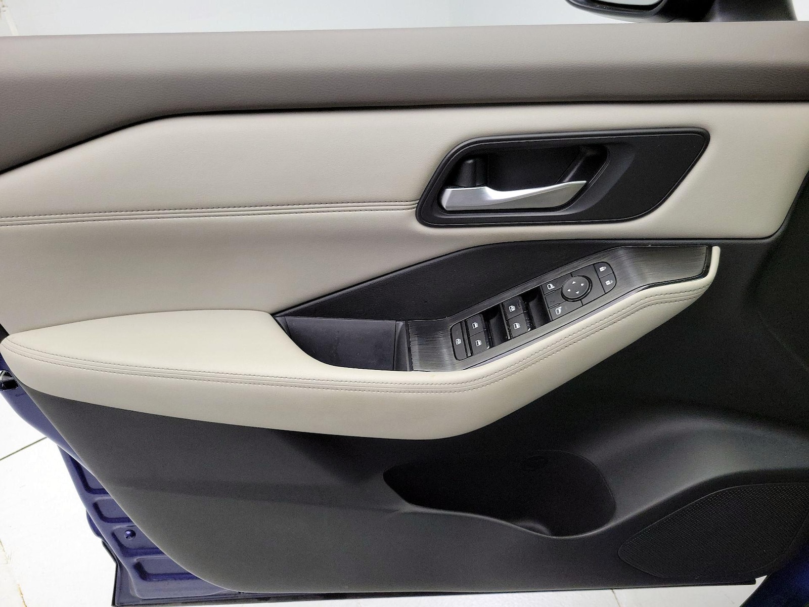 2022 Nissan Rogue SV - Photo 13