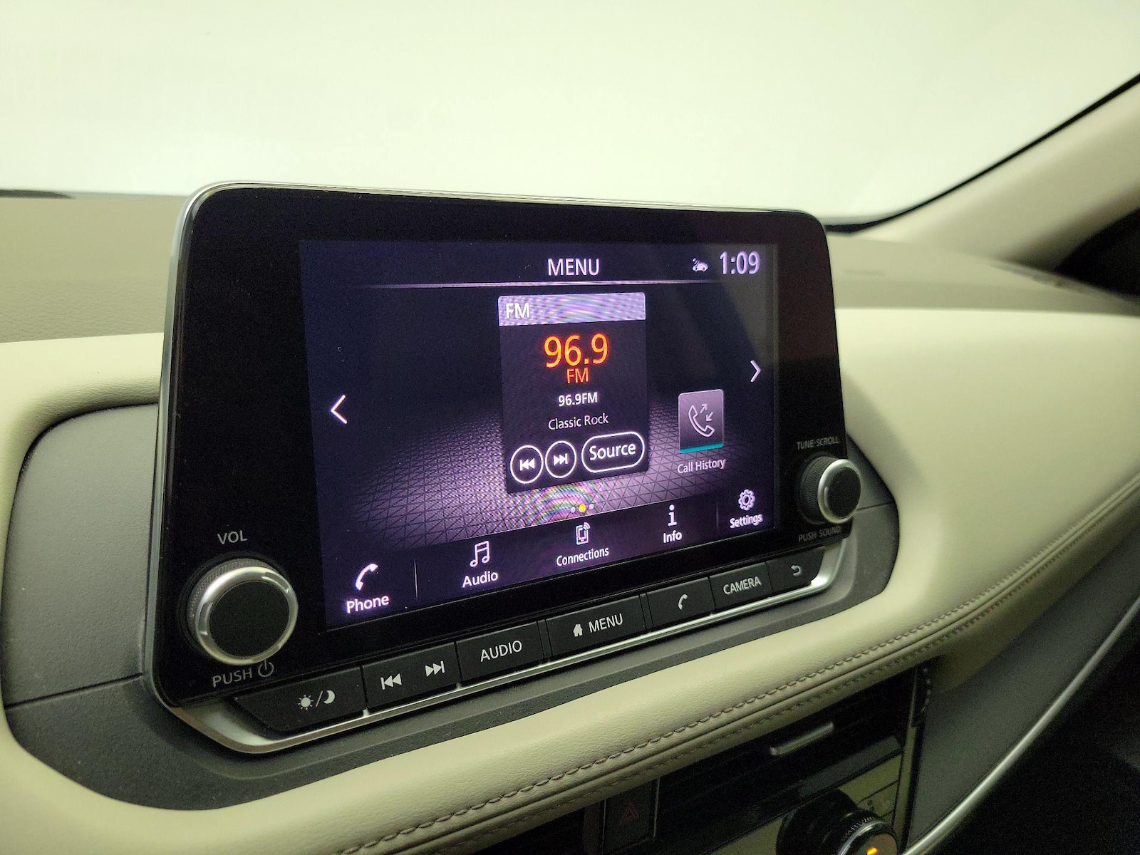 2022 Nissan Rogue SV - Photo 16