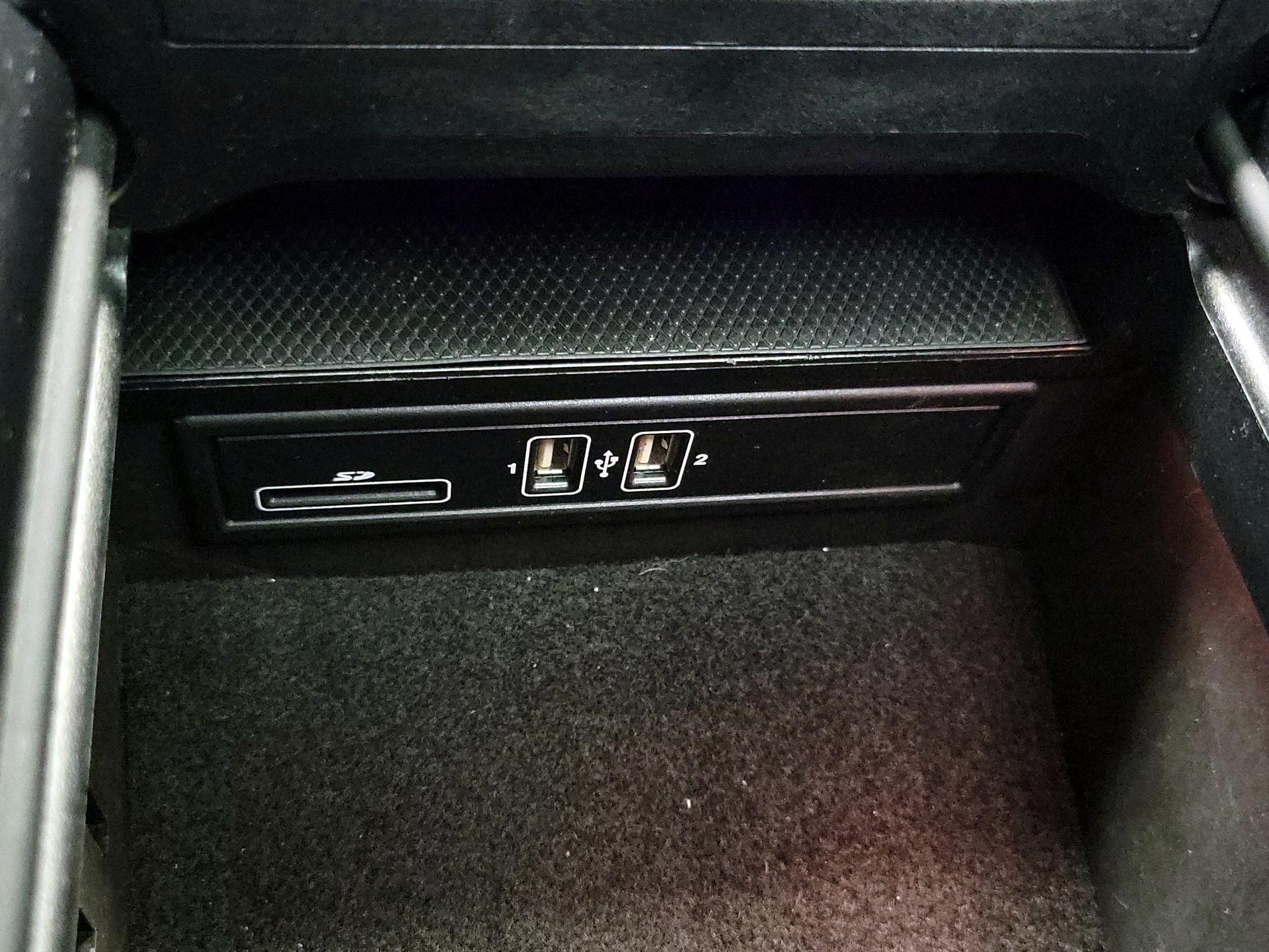 Thumbnail: 2020 Mercedes-Benz C-Class - 19