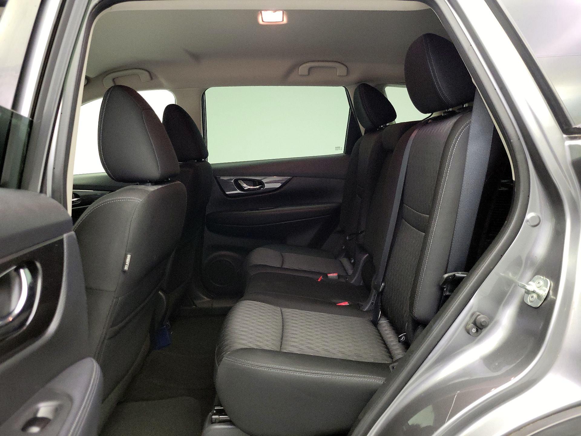 Thumbnail: 2018 Nissan Rogue - 19