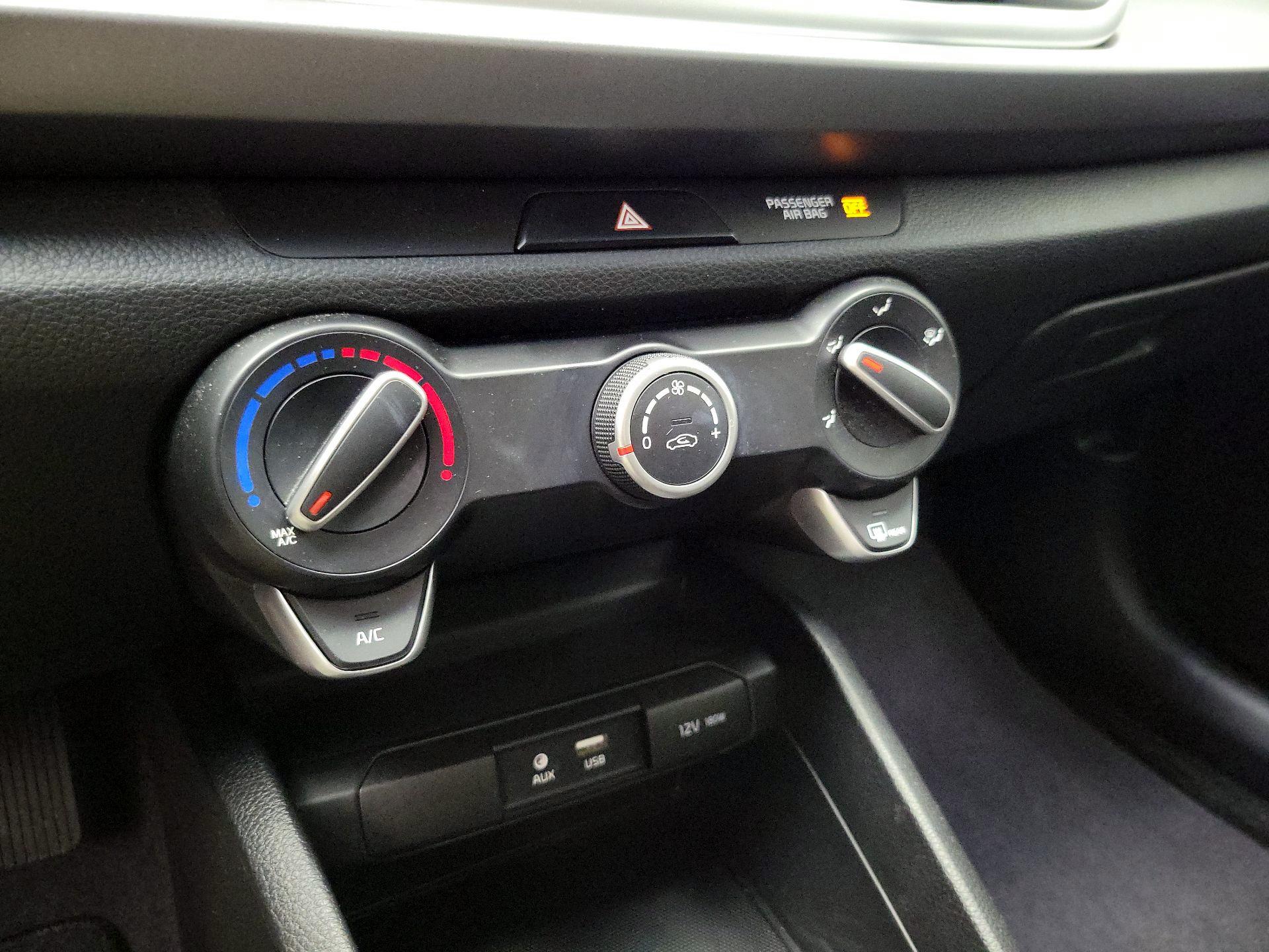 Thumbnail: 2019 Kia Rio5 - 15