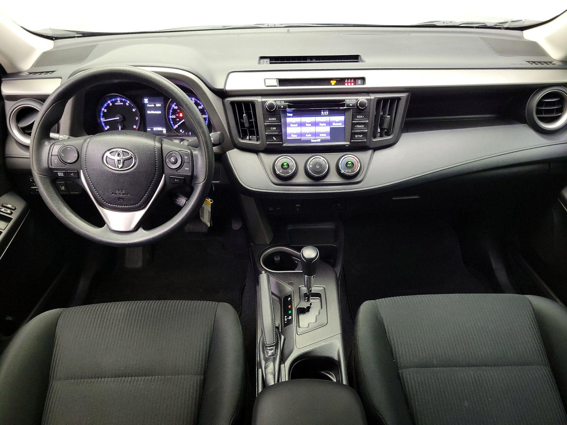 Thumbnail: 2018 Toyota RAV4 - 9