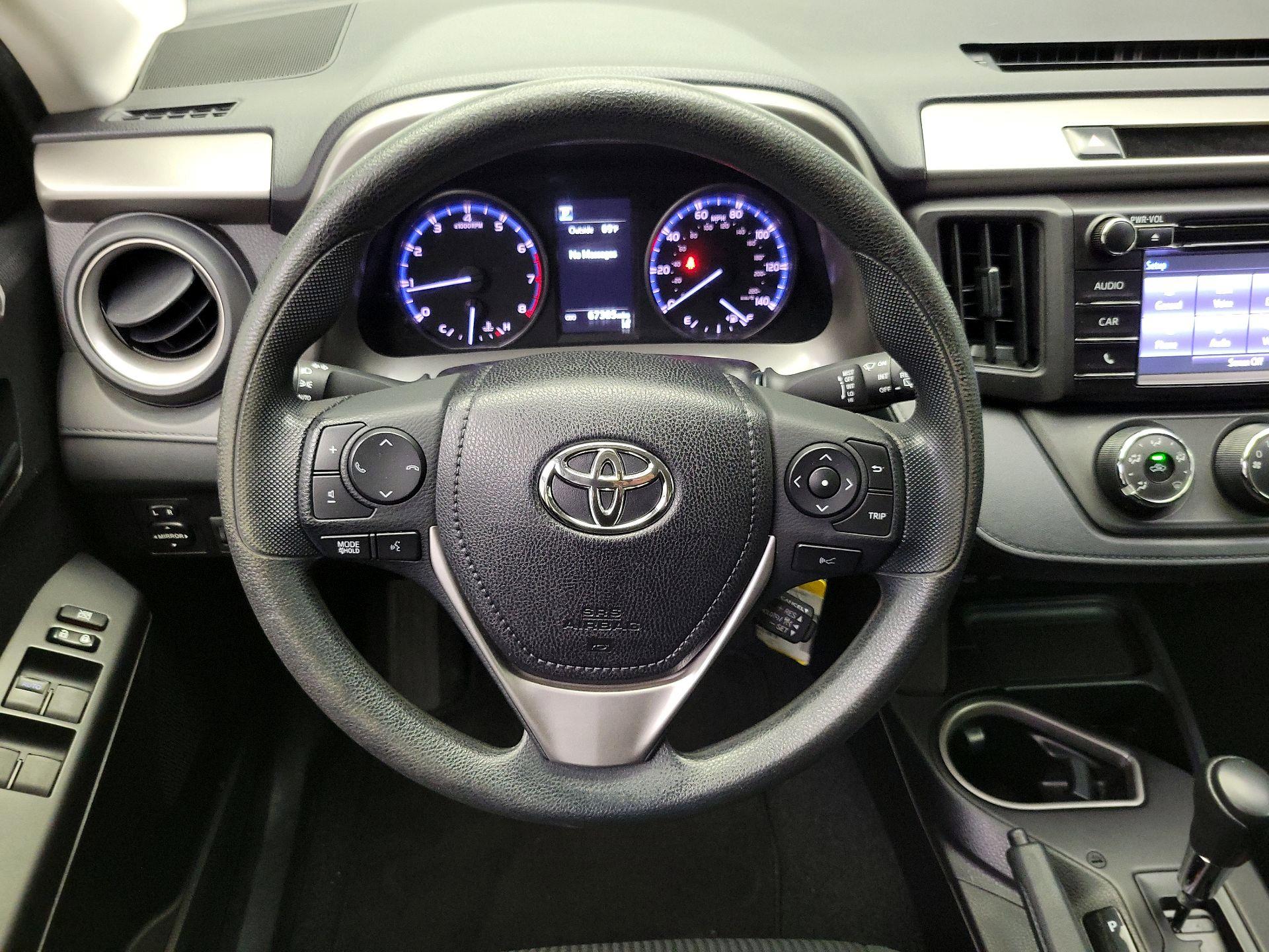 Thumbnail: 2018 Toyota RAV4 - 10