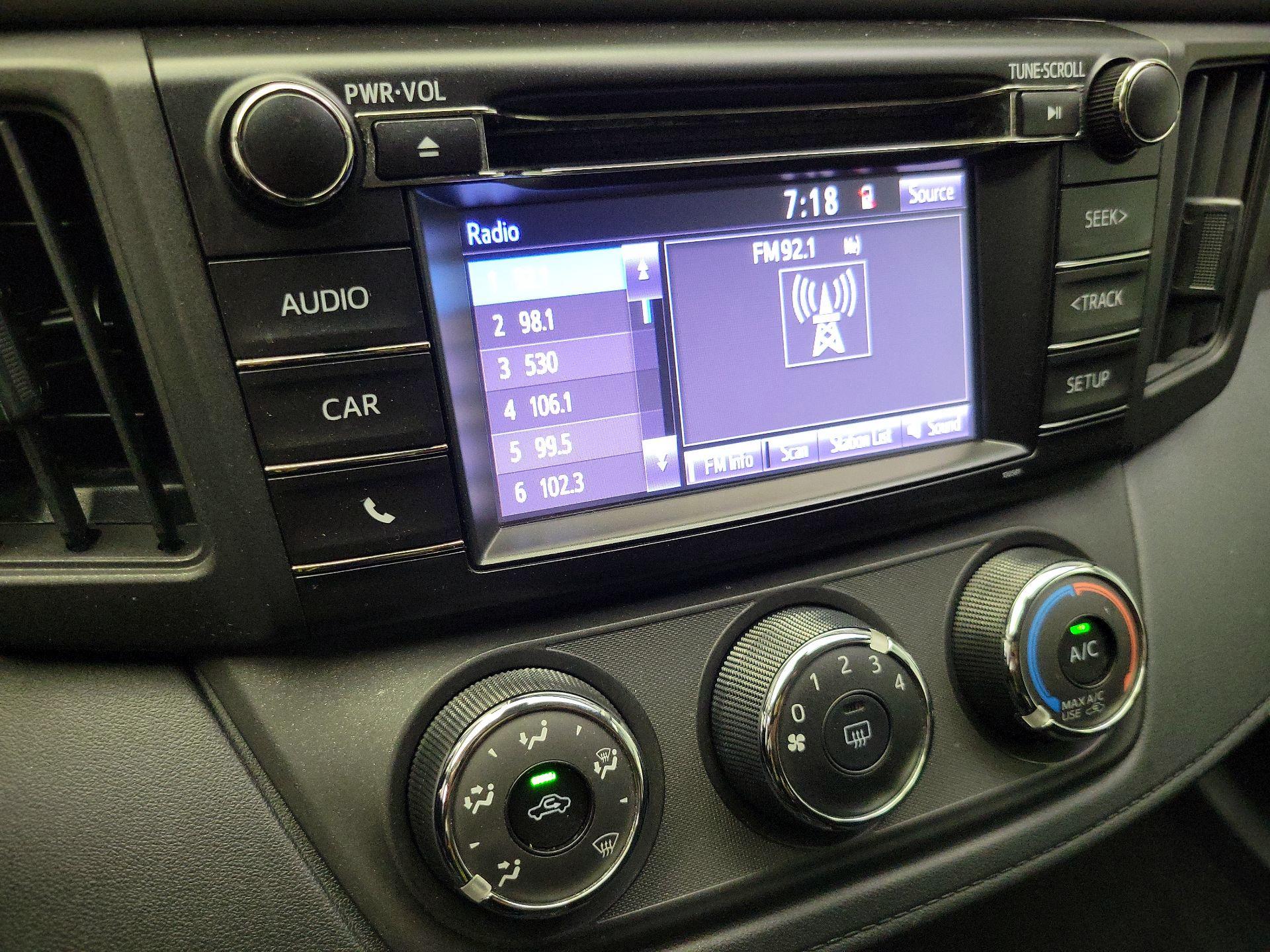 Thumbnail: 2018 Toyota RAV4 - 15
