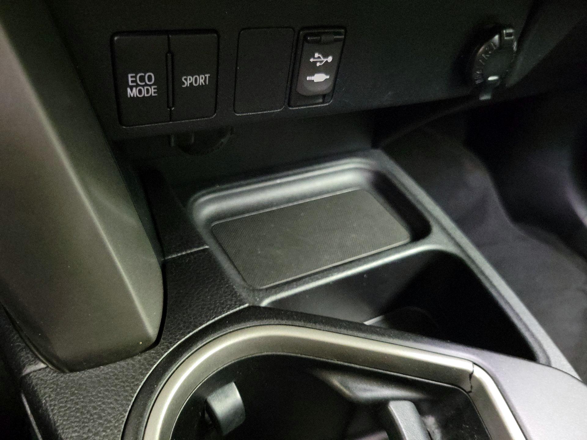Thumbnail: 2018 Toyota RAV4 - 18