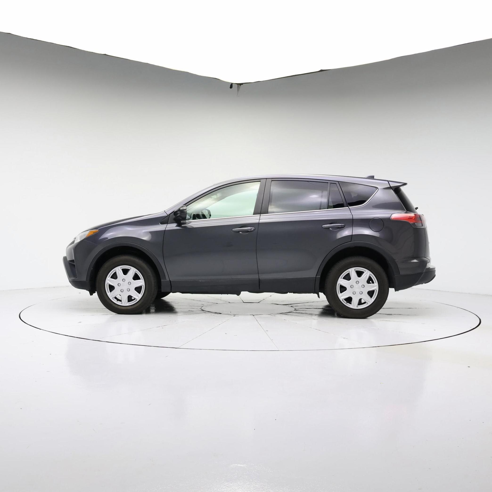 Thumbnail: 2018 Toyota RAV4 - 3