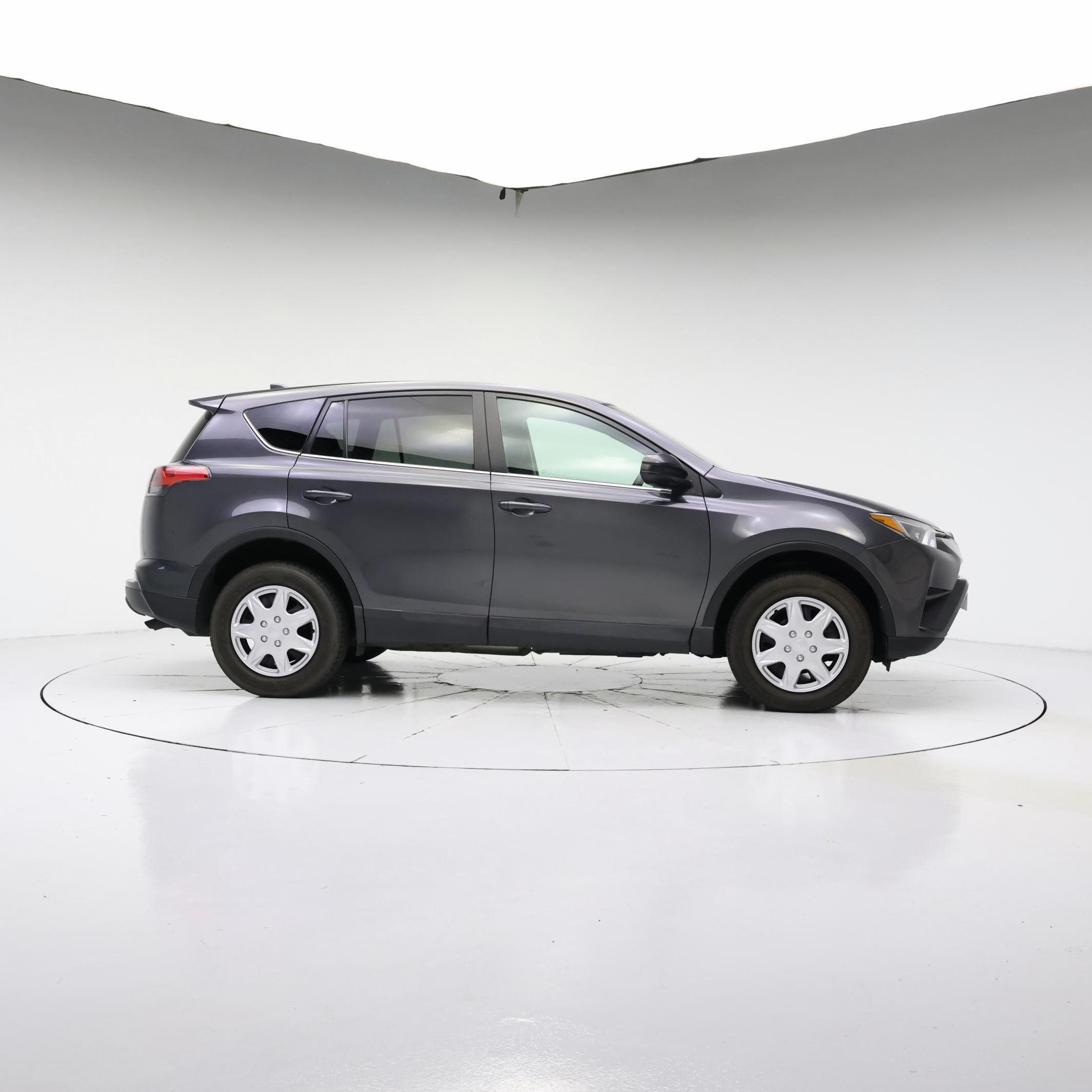 Thumbnail: 2018 Toyota RAV4 - 7