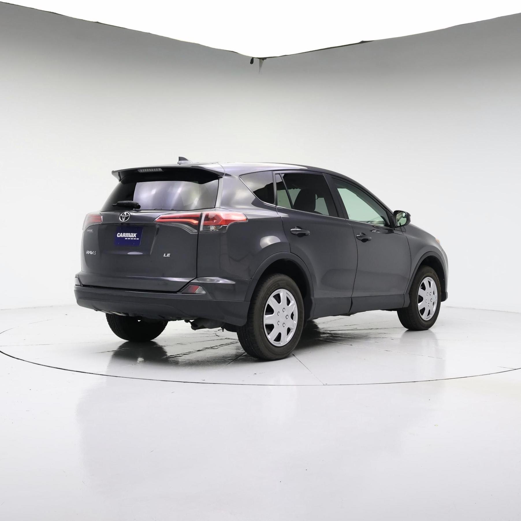 Thumbnail: 2018 Toyota RAV4 - 8