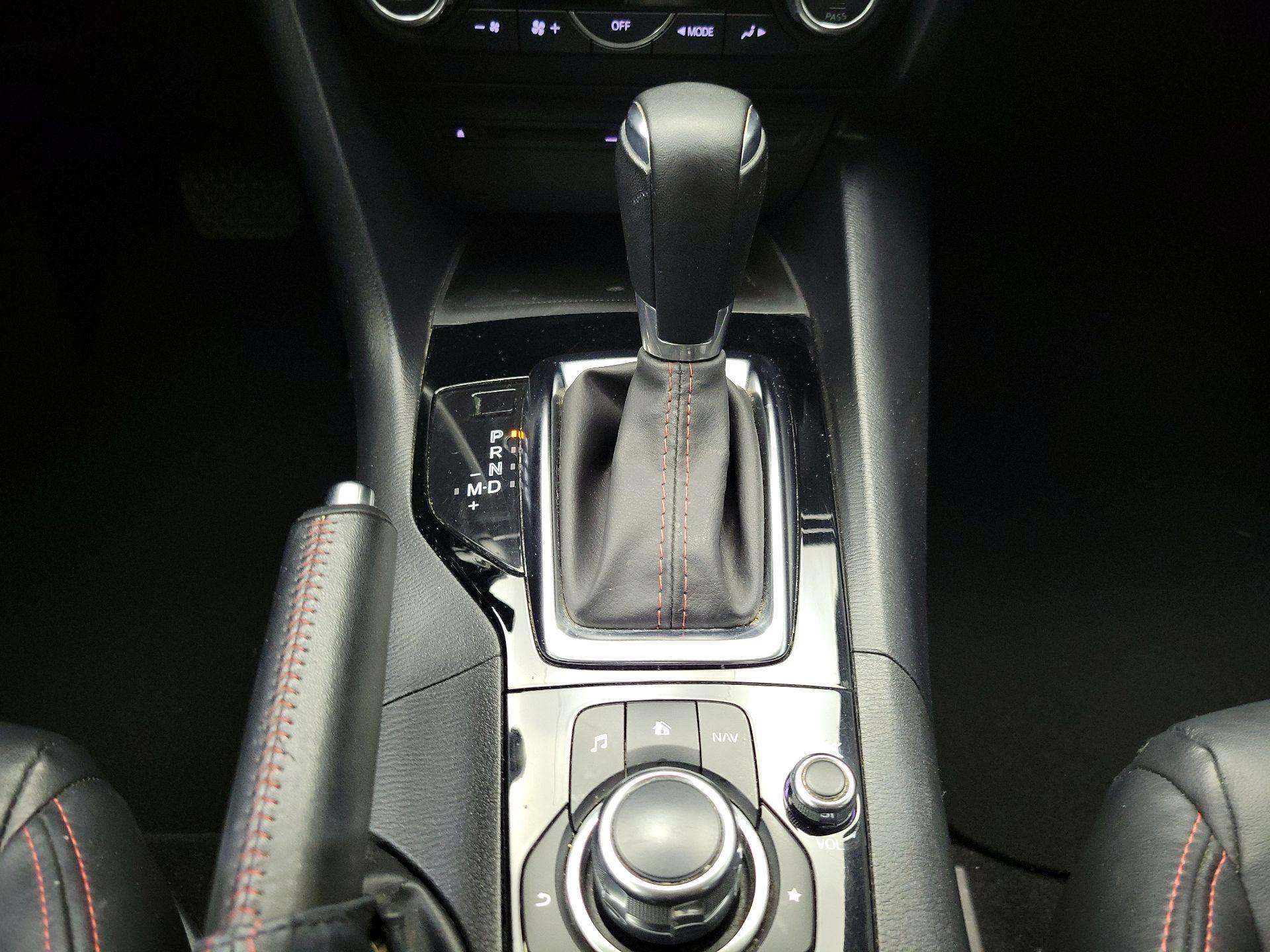 Thumbnail: 2015 Mazda Mazda3 - 17