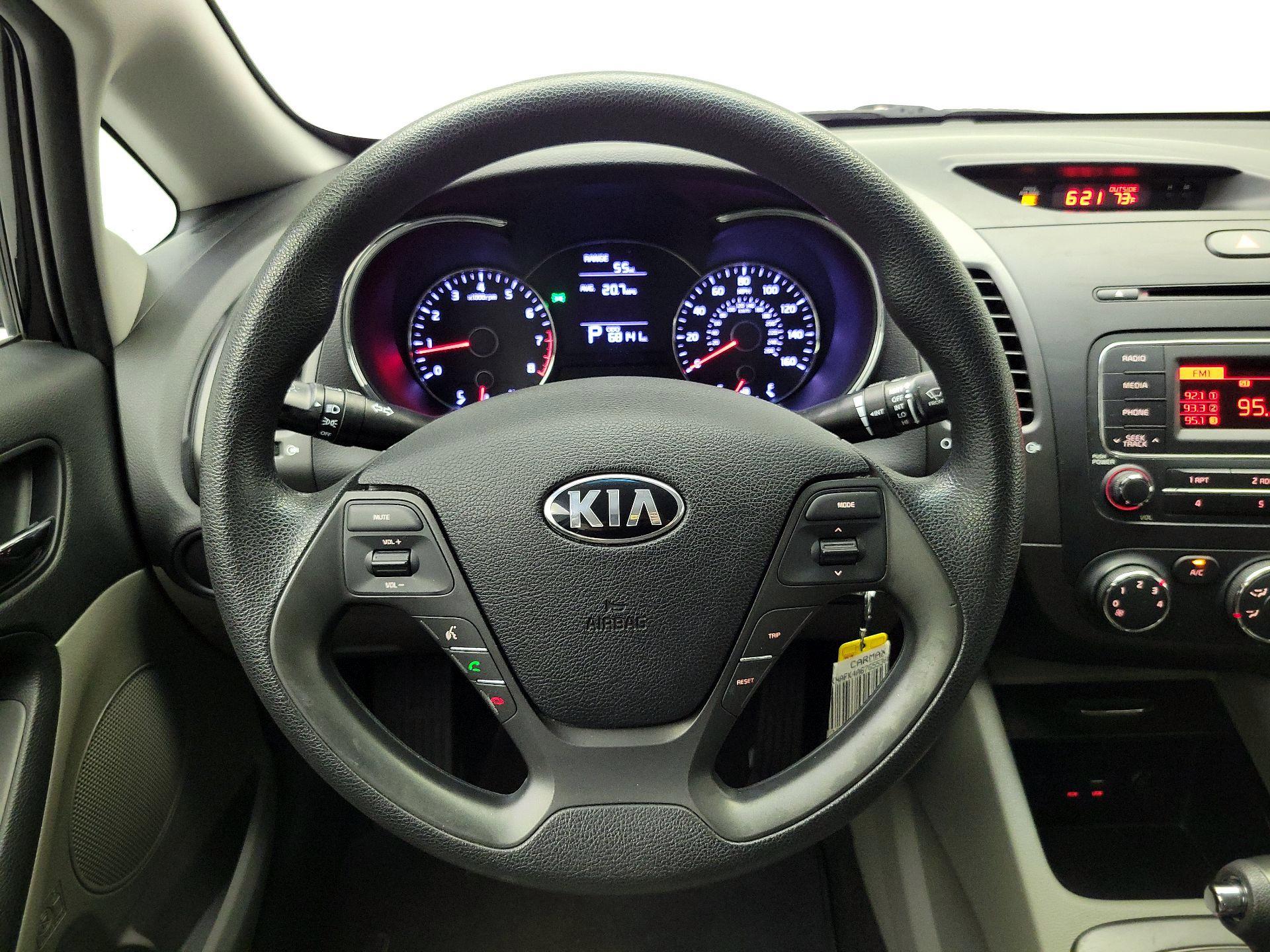 Thumbnail: 2016 Kia Forte - 10