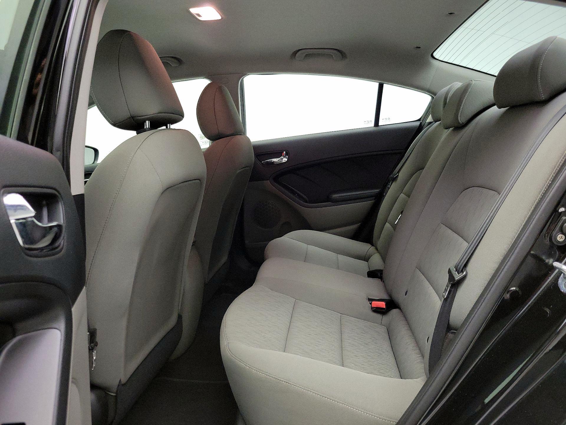 Thumbnail: 2016 Kia Forte - 18