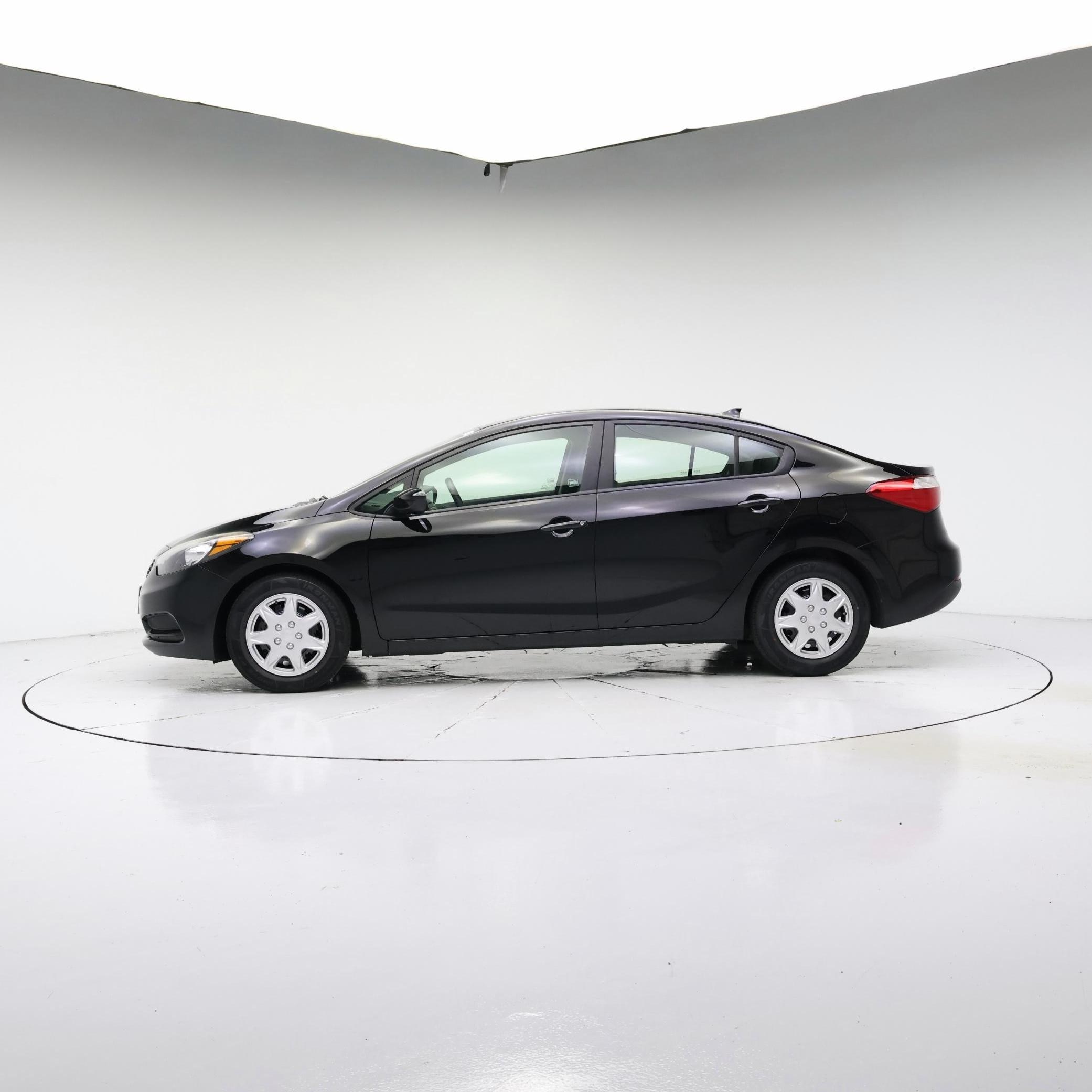 Thumbnail: 2016 Kia Forte - 3
