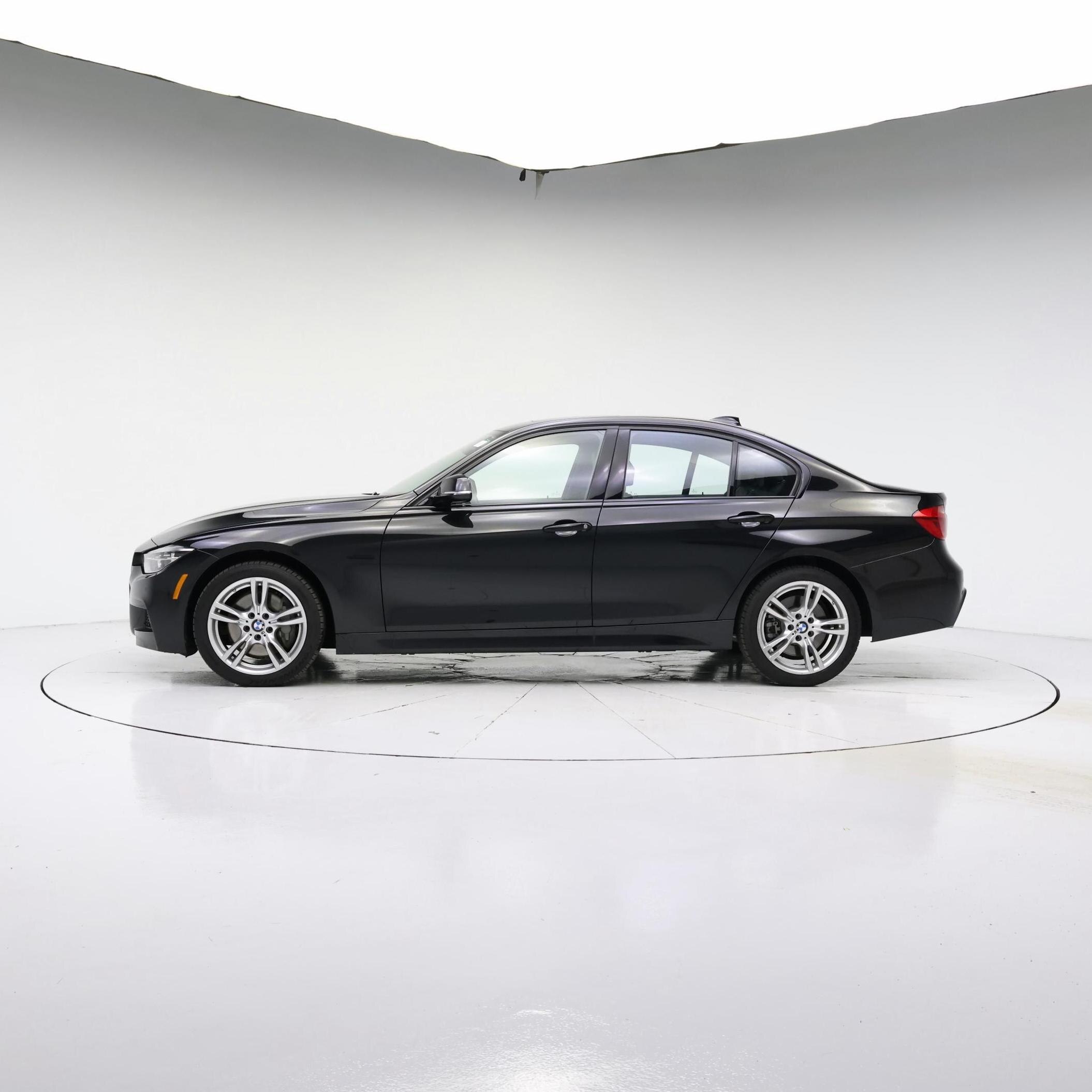 Thumbnail: 2017 BMW 3 Series - 3