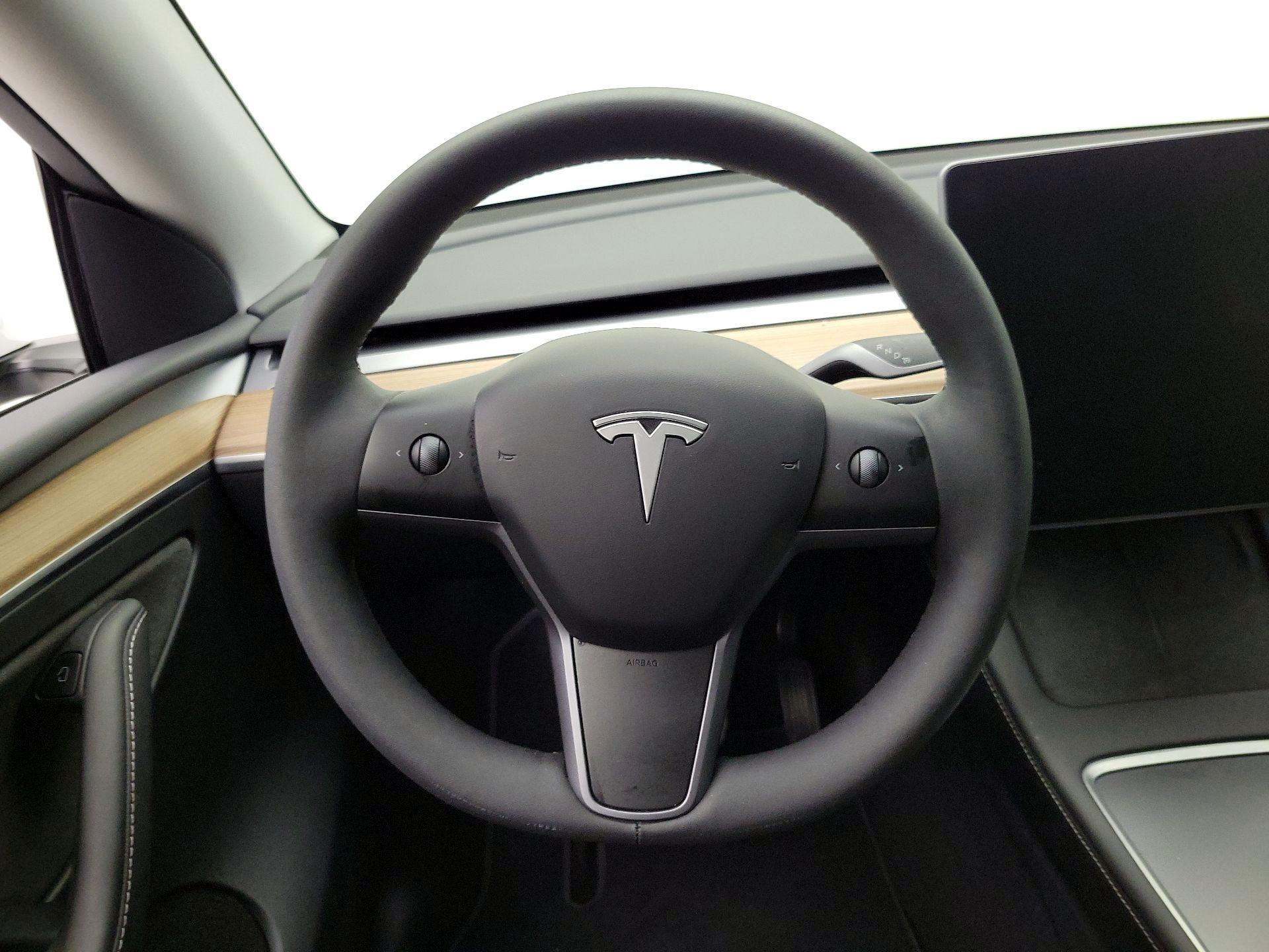Thumbnail: 2023 Tesla Model Y - 10