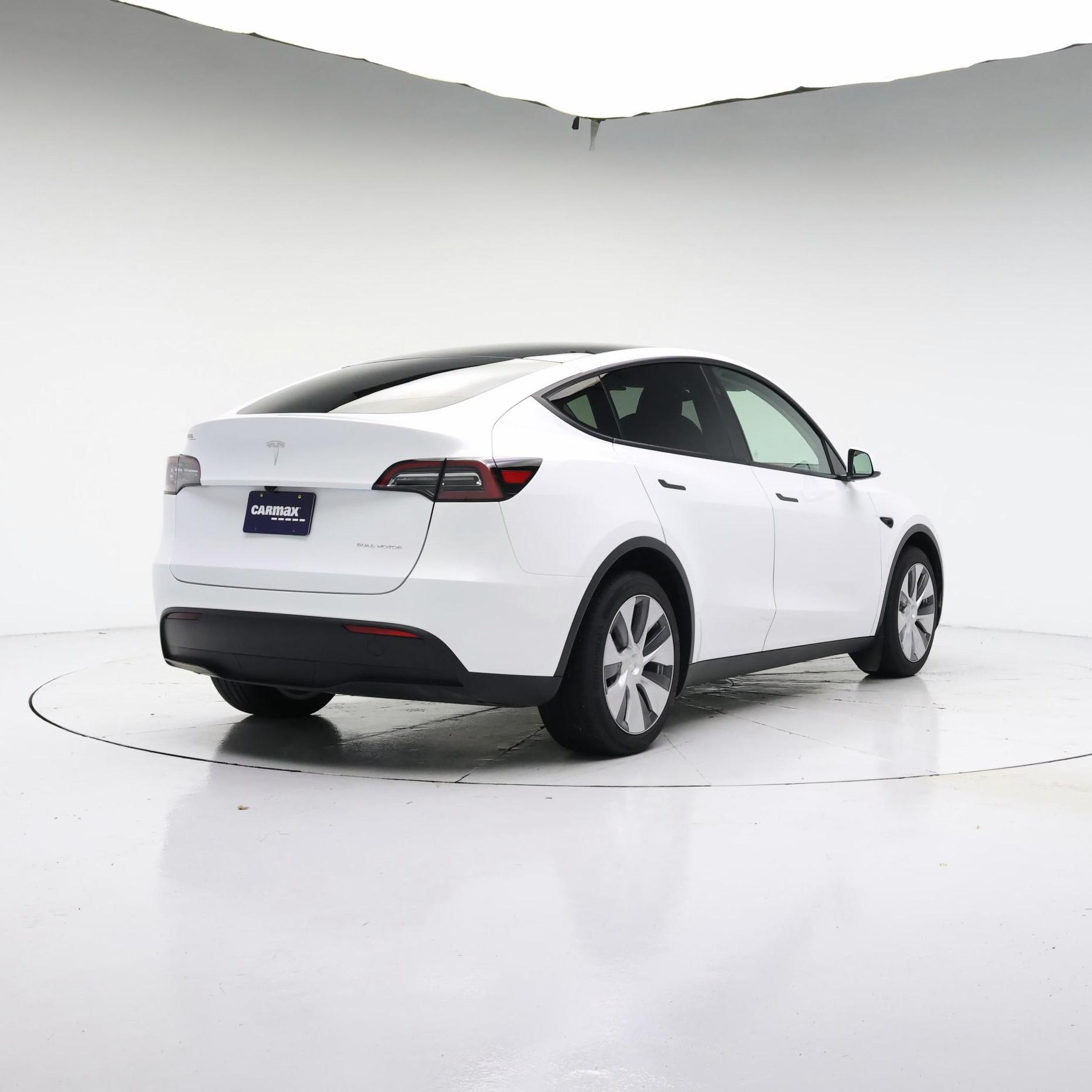 Thumbnail: 2023 Tesla Model Y - 8