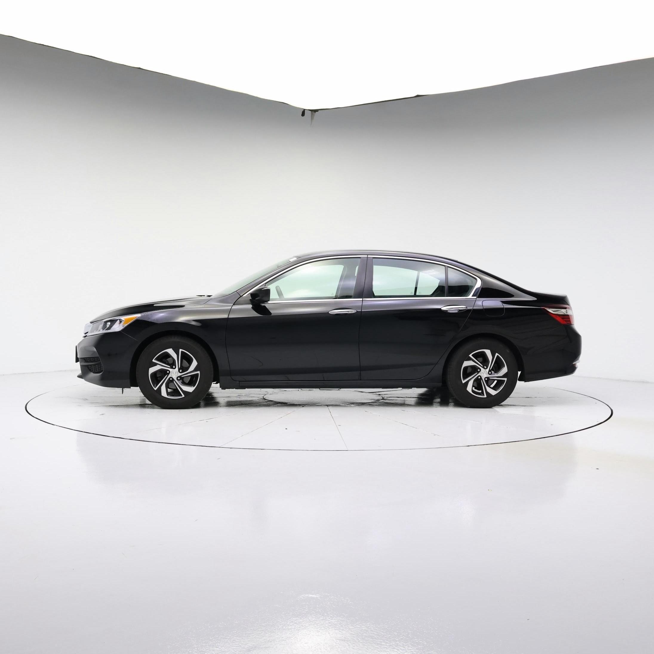 Thumbnail: 2017 Honda Accord - 3