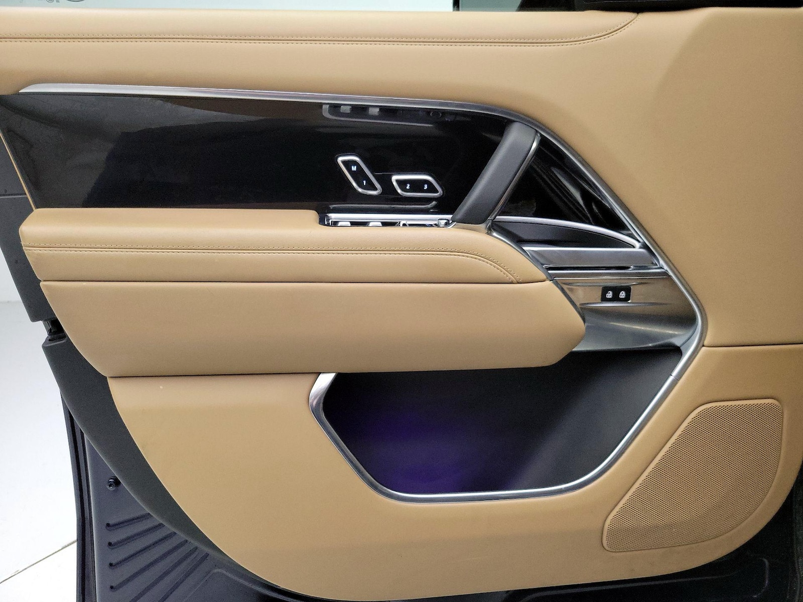 2023 Land Rover Range Rover SE - Photo 13