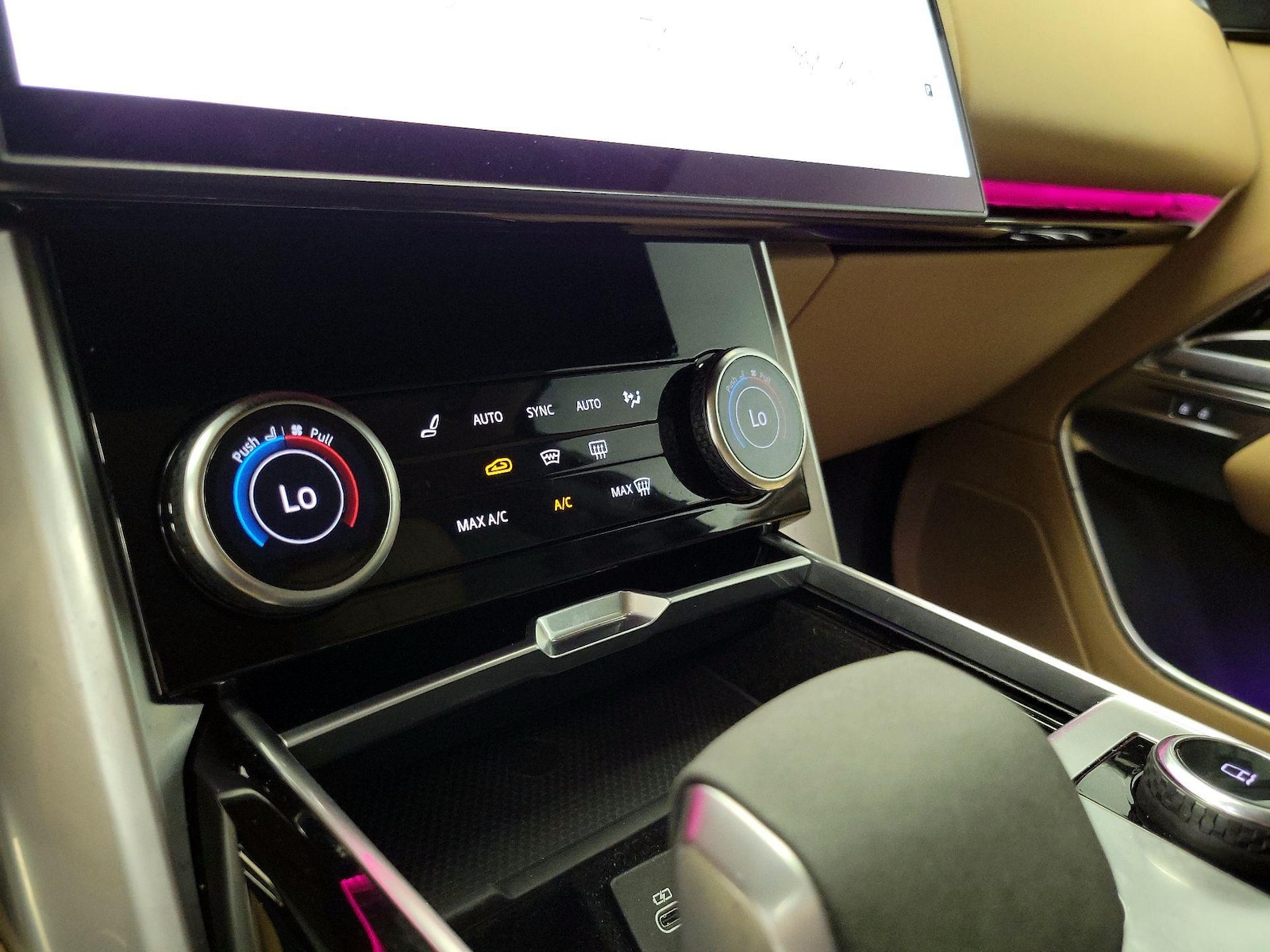 2023 Land Rover Range Rover SE - Photo 18